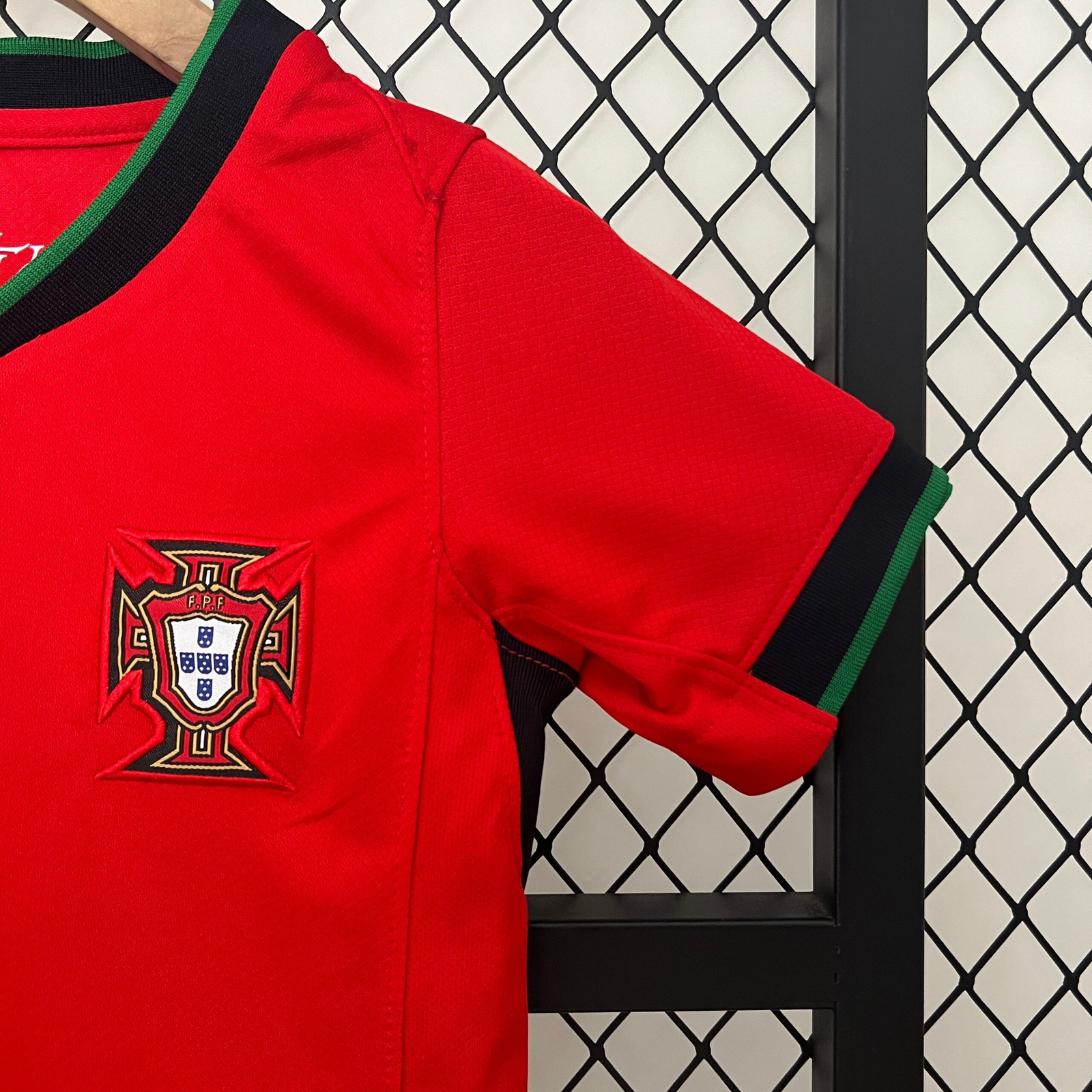 CAMISETA PRIMERA EQUIPACIÓN PORTUGAL 2024 VERSIÓN INFANTIL - Imagen 5