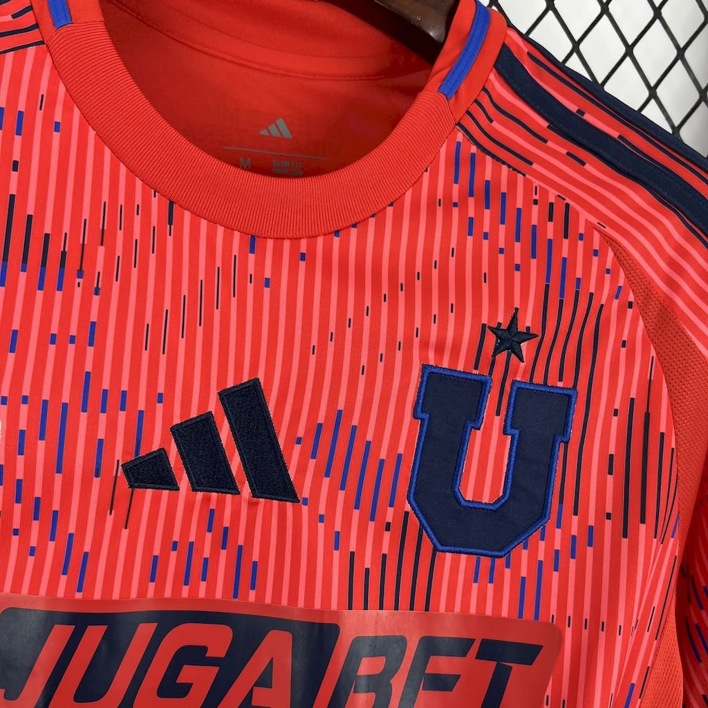 CAMISETA SEGUNDA EQUIPACIÓN U. DE CHILE 2025 VERSIÓN FAN - Imagen 3