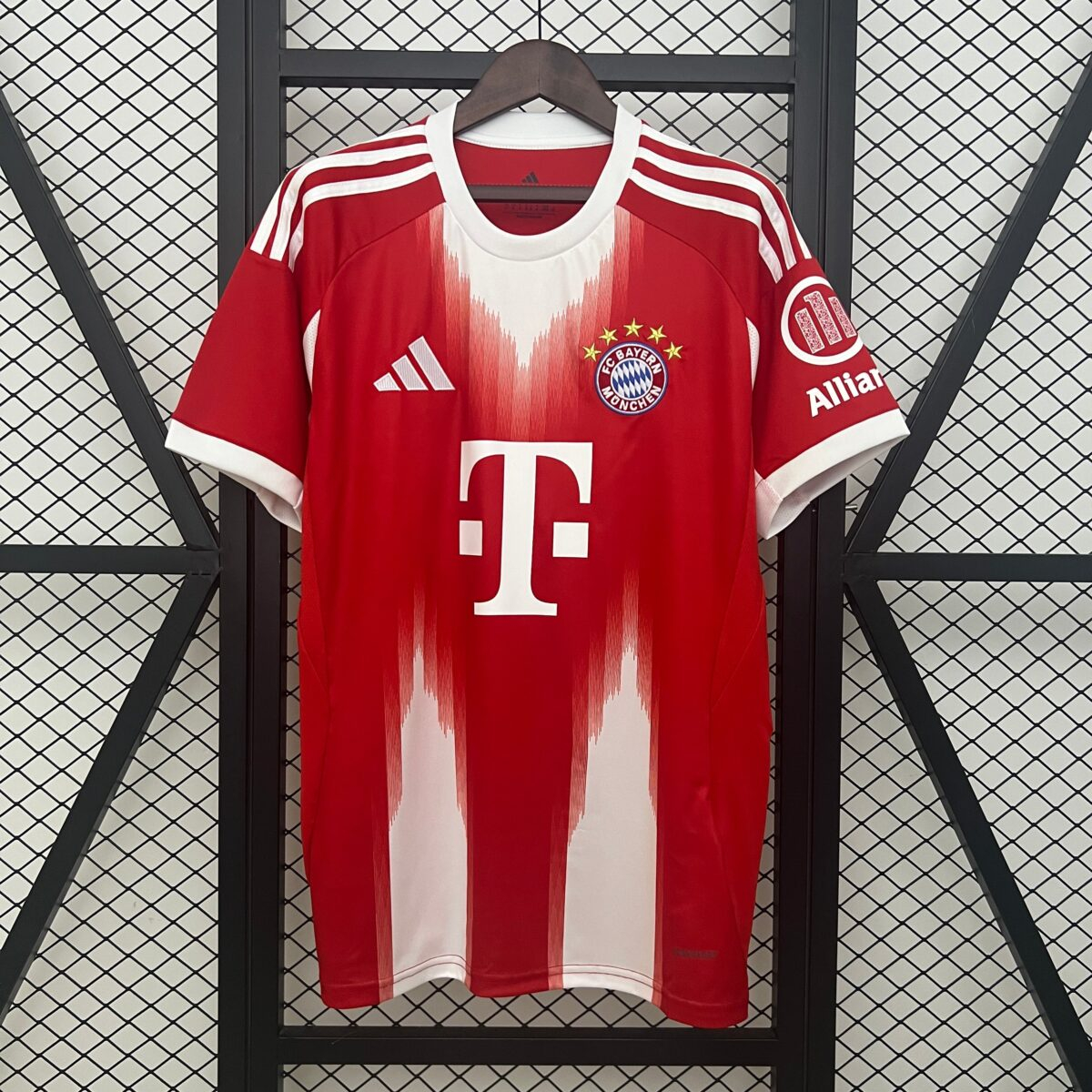 CAMISETA PRIMERA EQUIPACIÓN BAYERN MUNICH 25/26 VERSIÓN FAN