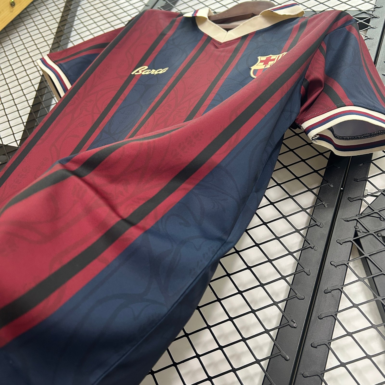 CAMISETA EDICIÓN ESPECIAL BARCELONA 24/25 VERSIÓN FAN - Imagen 6