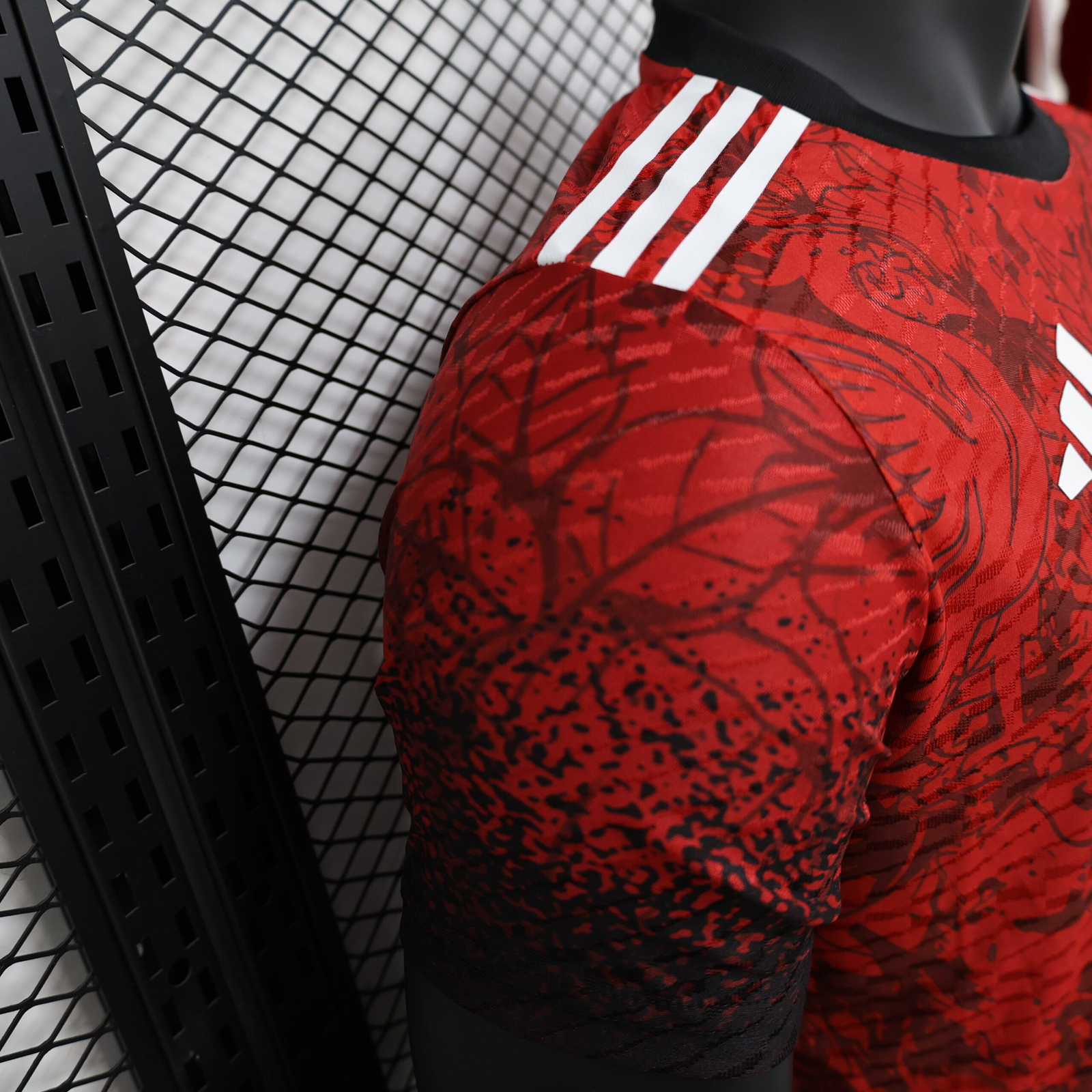 CAMISETA CONCEPTO LIVERPOOL 24/25 VERSIÓN JUGADOR - Imagen 5