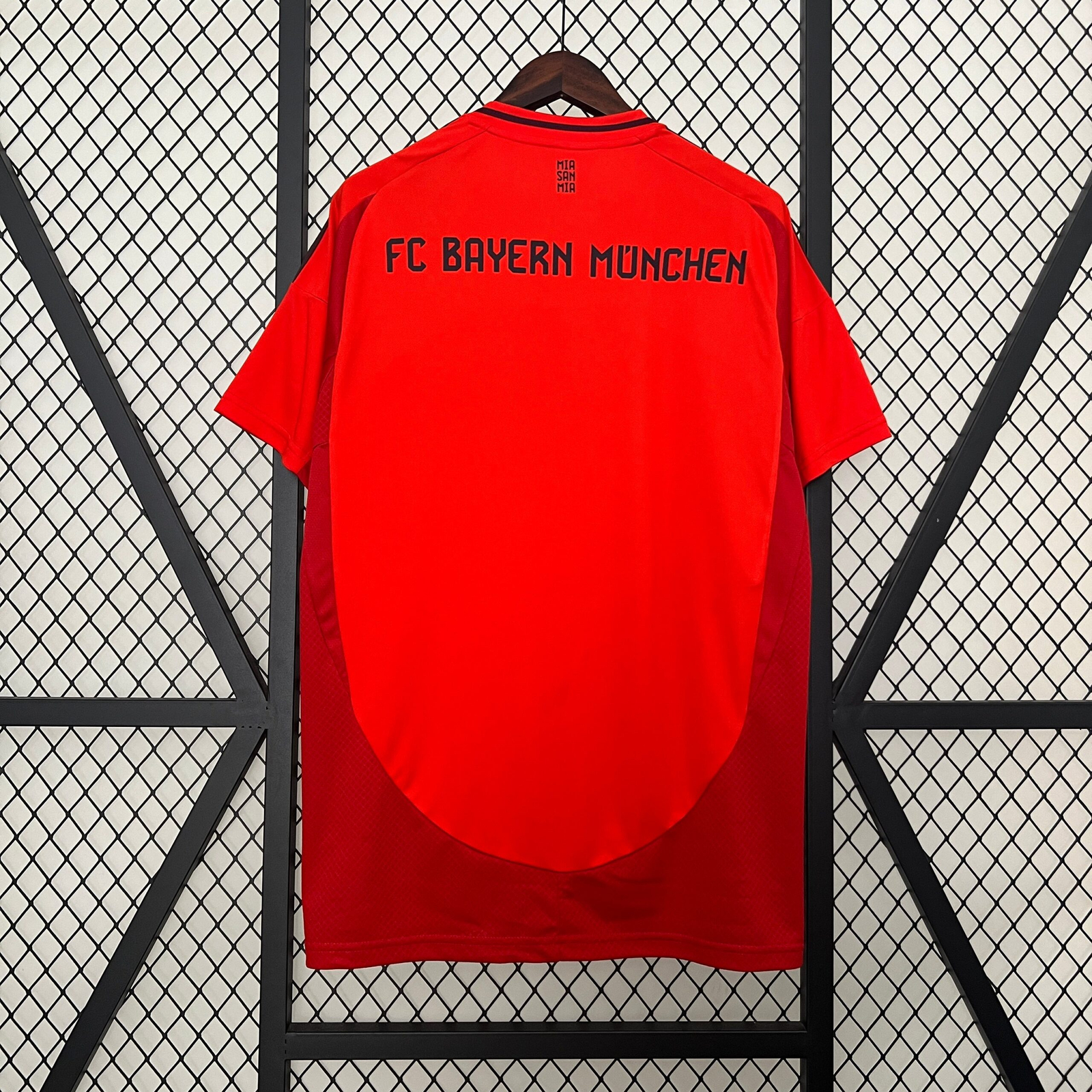 CAMISETA PRIMERA EQUIPACIÓN BAYERN MUNICH 24/25 VERSIÓN FAN - Imagen 8