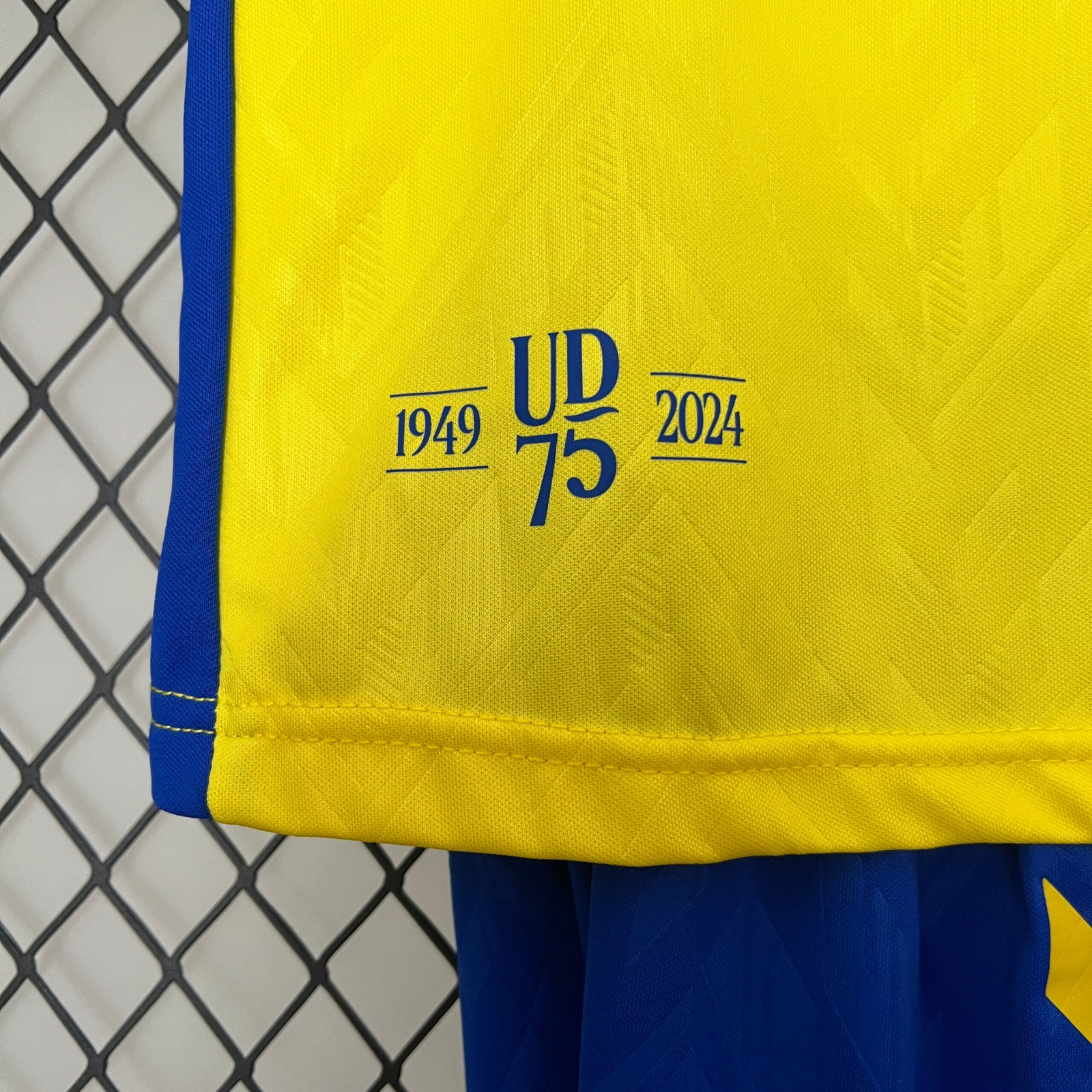 CAMISETA PRIMERA EQUIPACIÓN U. D. LAS PALMAS 24/25 VERSIÓN INFANTIL - Imagen 6