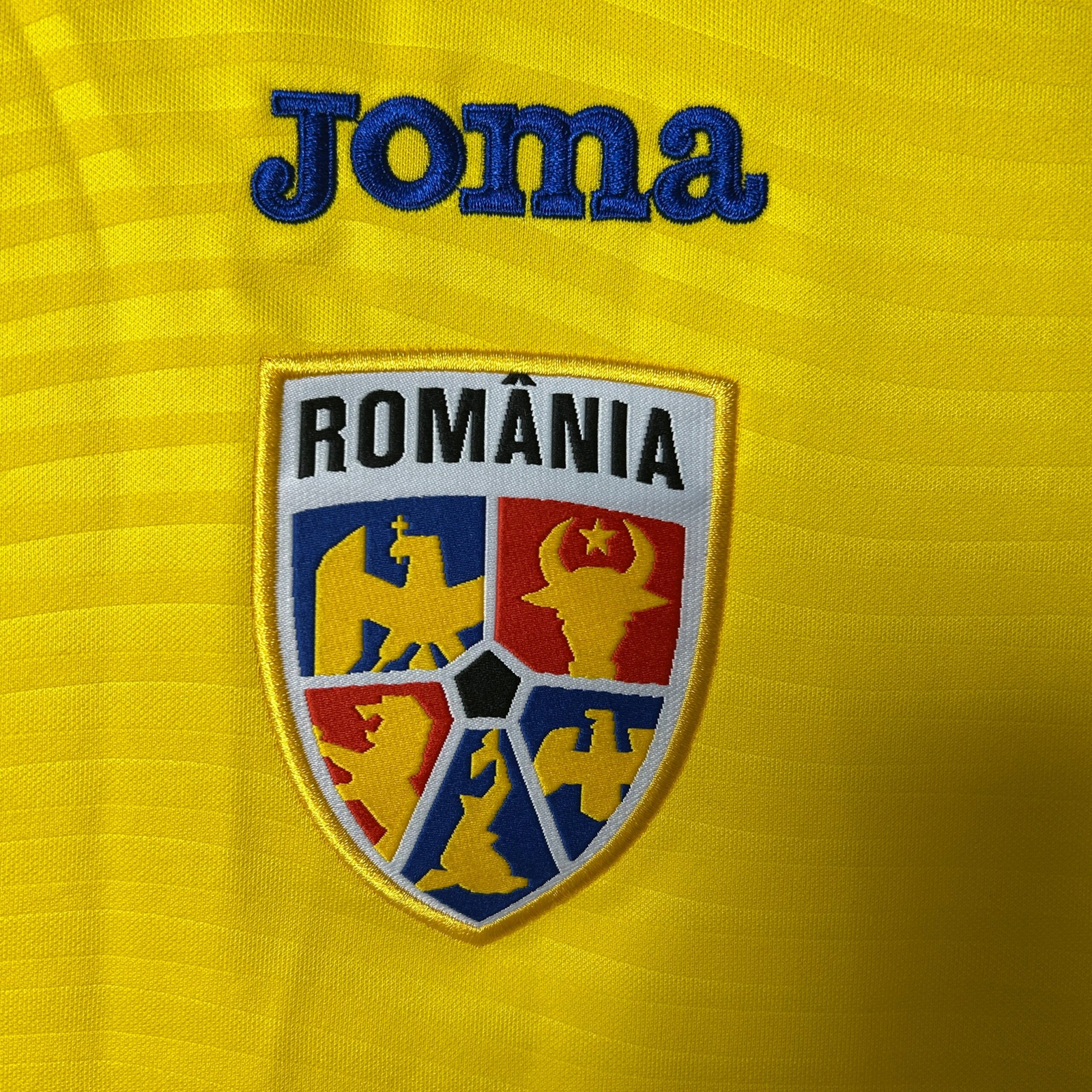 CAMISETA PRIMERA EQUIPACIÓN RUMANÍA 2025 VERSIÓN FAN - Imagen 3