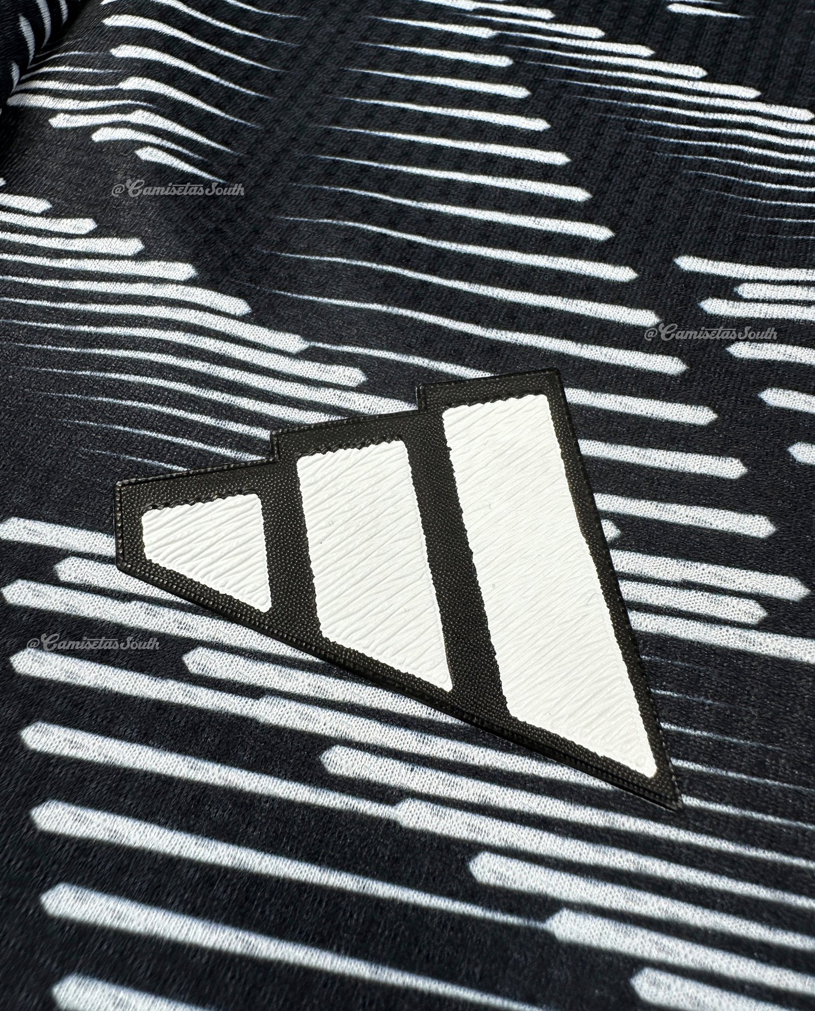 CAMISETA CUARTA EQUIPACIÓN COLO COLO 2023 VERSIÓN JUGADOR - Imagen 4