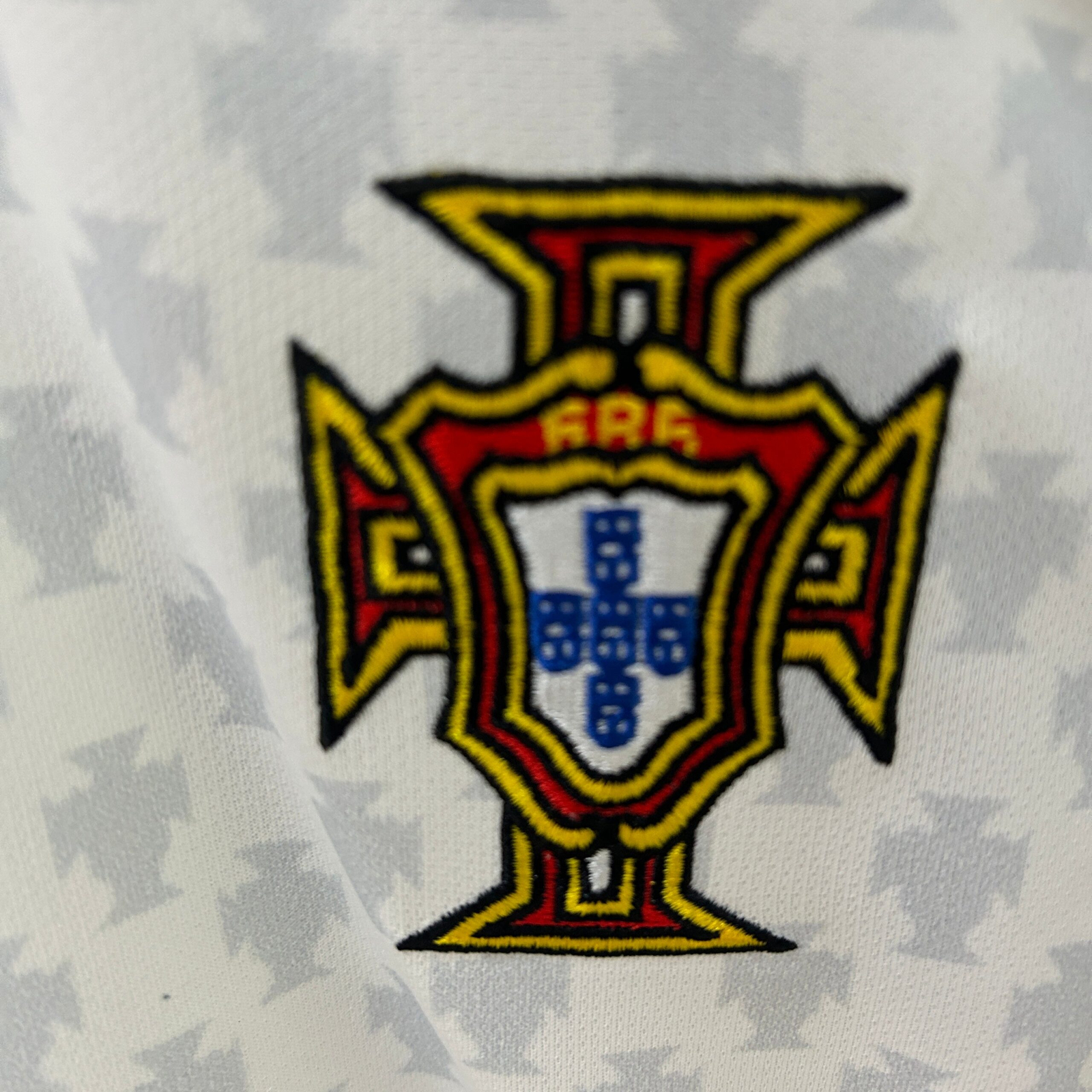 CAMISETA SEGUNDA EQUIPACIÓN PORTUGAL 2004 - Imagen 4