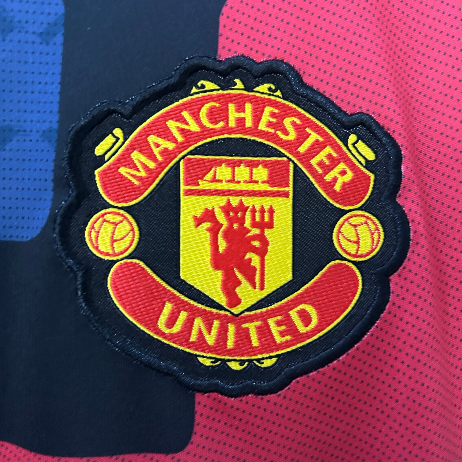CAMISETA ENTRENAMIENTO MANCHESTER UNITED 24/25 VERSIÓN FAN - Imagen 4