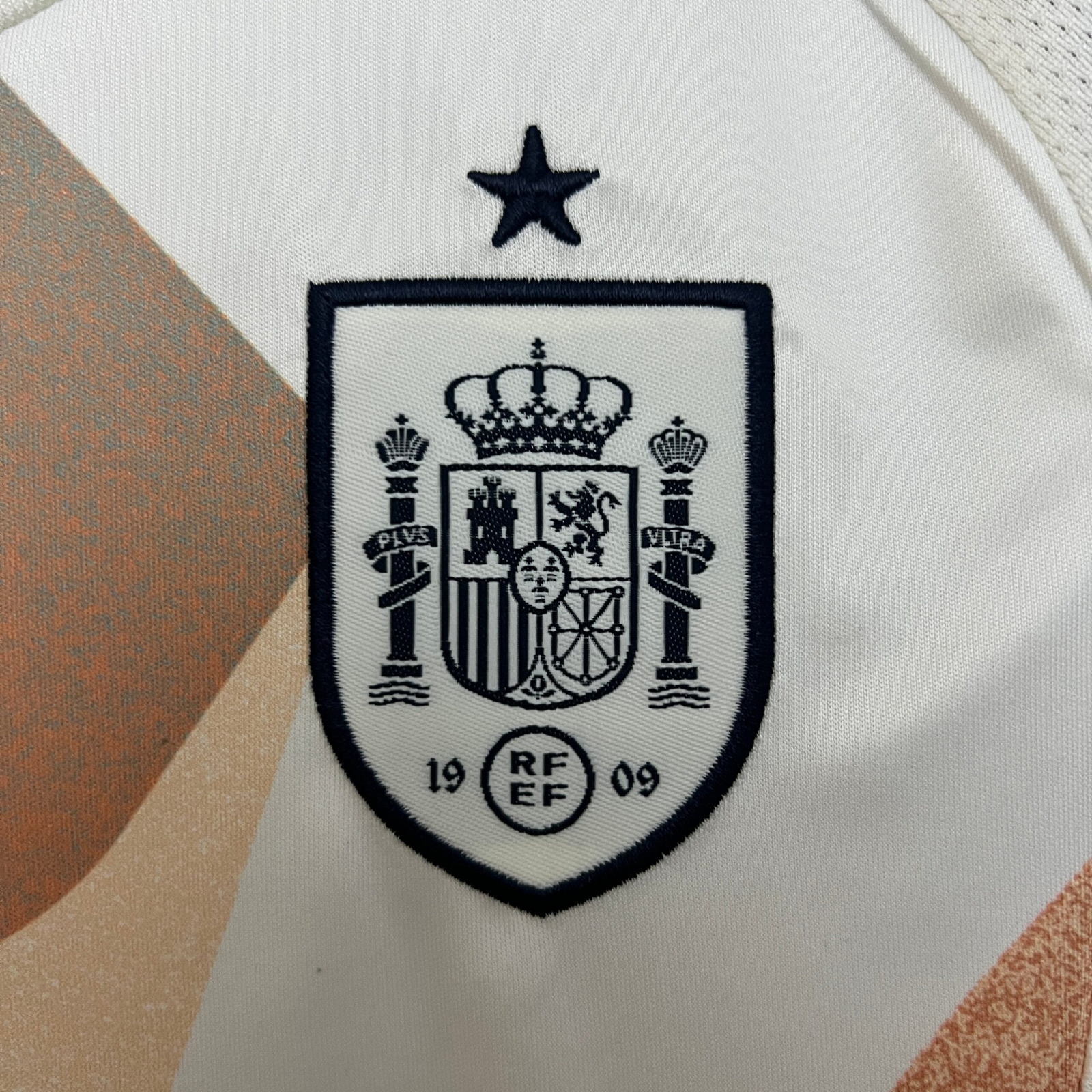 CAMISETA SEGUNDA EQUIPACIÓN ESPAÑA F 2025 VERSIÓN INFANTIL - Imagen 4