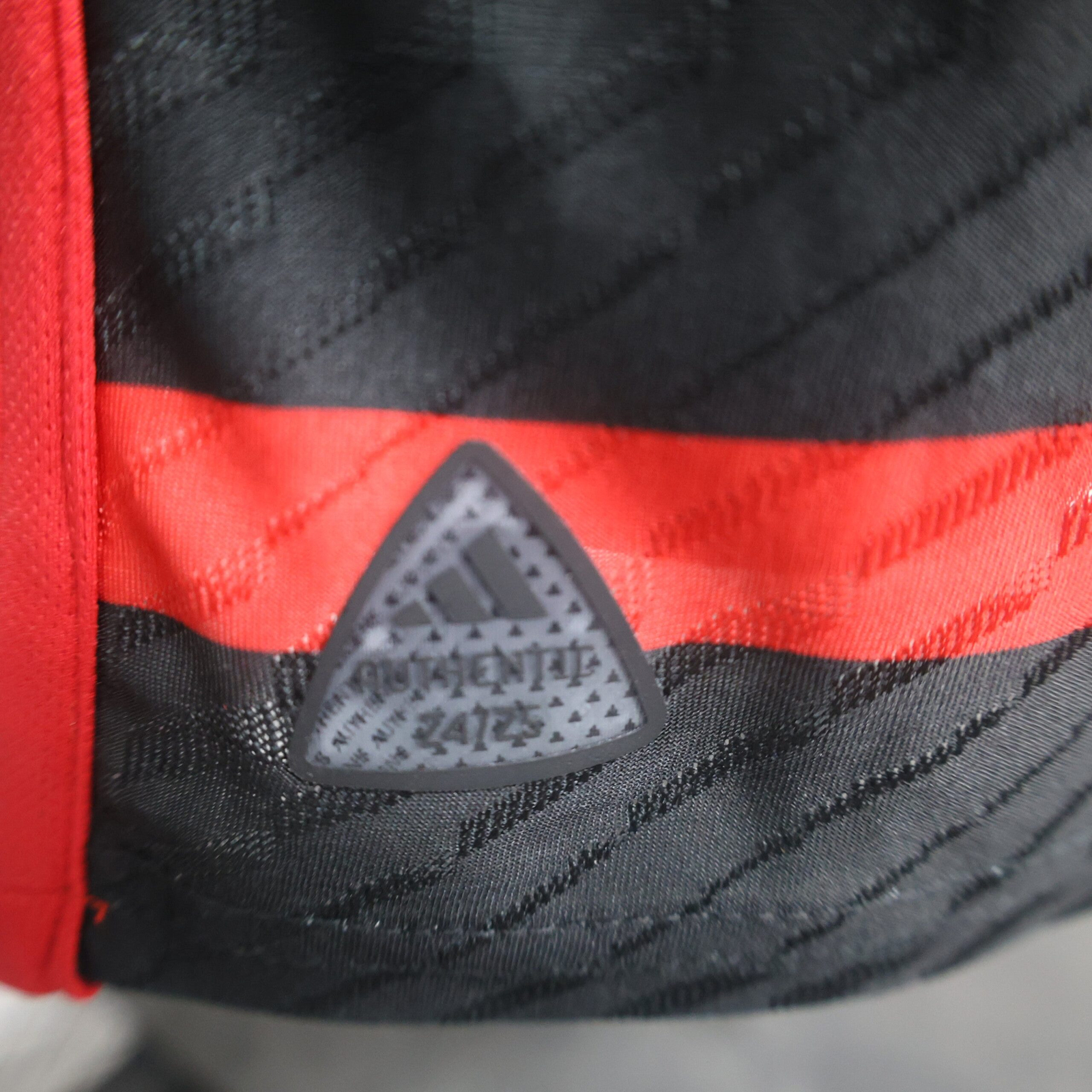 CAMISETA PRIMERA EQUIPACIÓN FLAMENGO 2024 VERSIÓN JUGADOR - Imagen 7