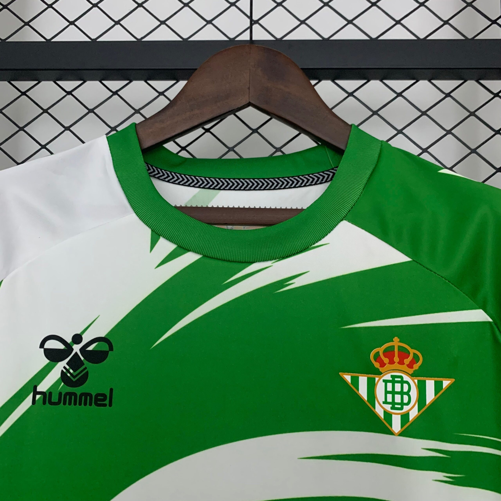 CAMISETA EDICIÓN ESPECIAL REAL BETIS x NARUTO 24/25 VERSIÓN FAN - Imagen 2