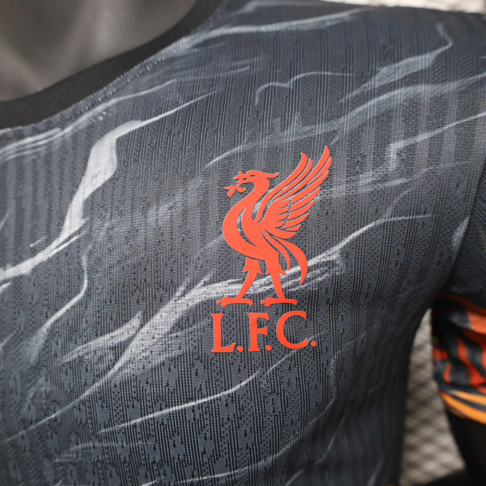 CAMISETA CONCEPTO LIVERPOOL 24/25 VERSIÓN JUGADOR - Imagen 4