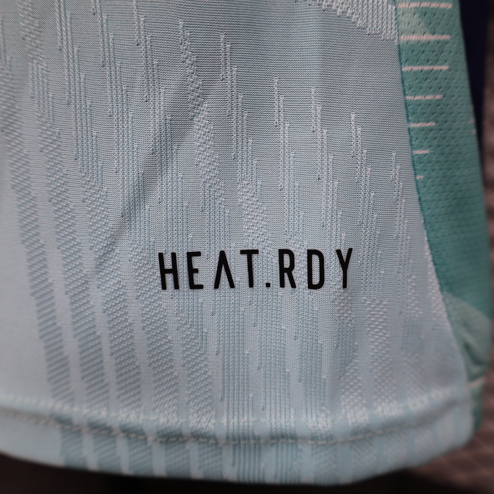 CAMISETA ENTRENAMIENTO ARSENAL 24/25 VERSIÓN JUGADOR - Imagen 8