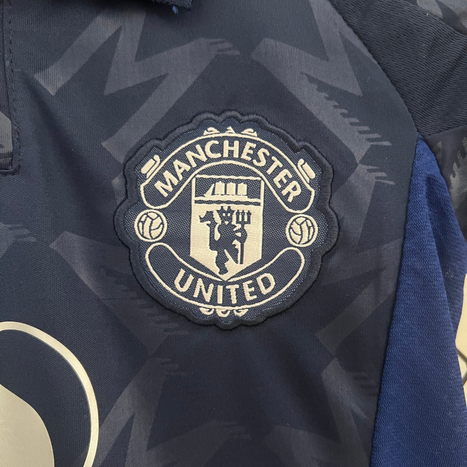 CAMISETA SEGUNDA EQUIPACIÓN MANCHESTER UNITED 24/25 VERSIÓN INFANTIL - Imagen 4