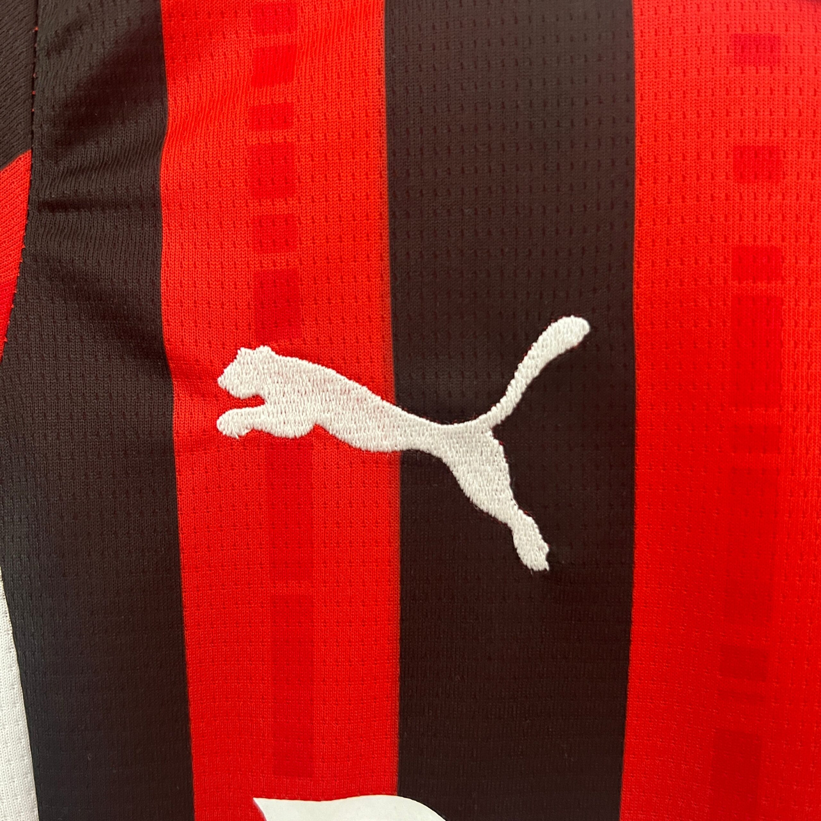 CAMISETA PRIMERA EQUIPACIÓN AC MILAN 24/25 VERSIÓN INFANTIL - Imagen 3