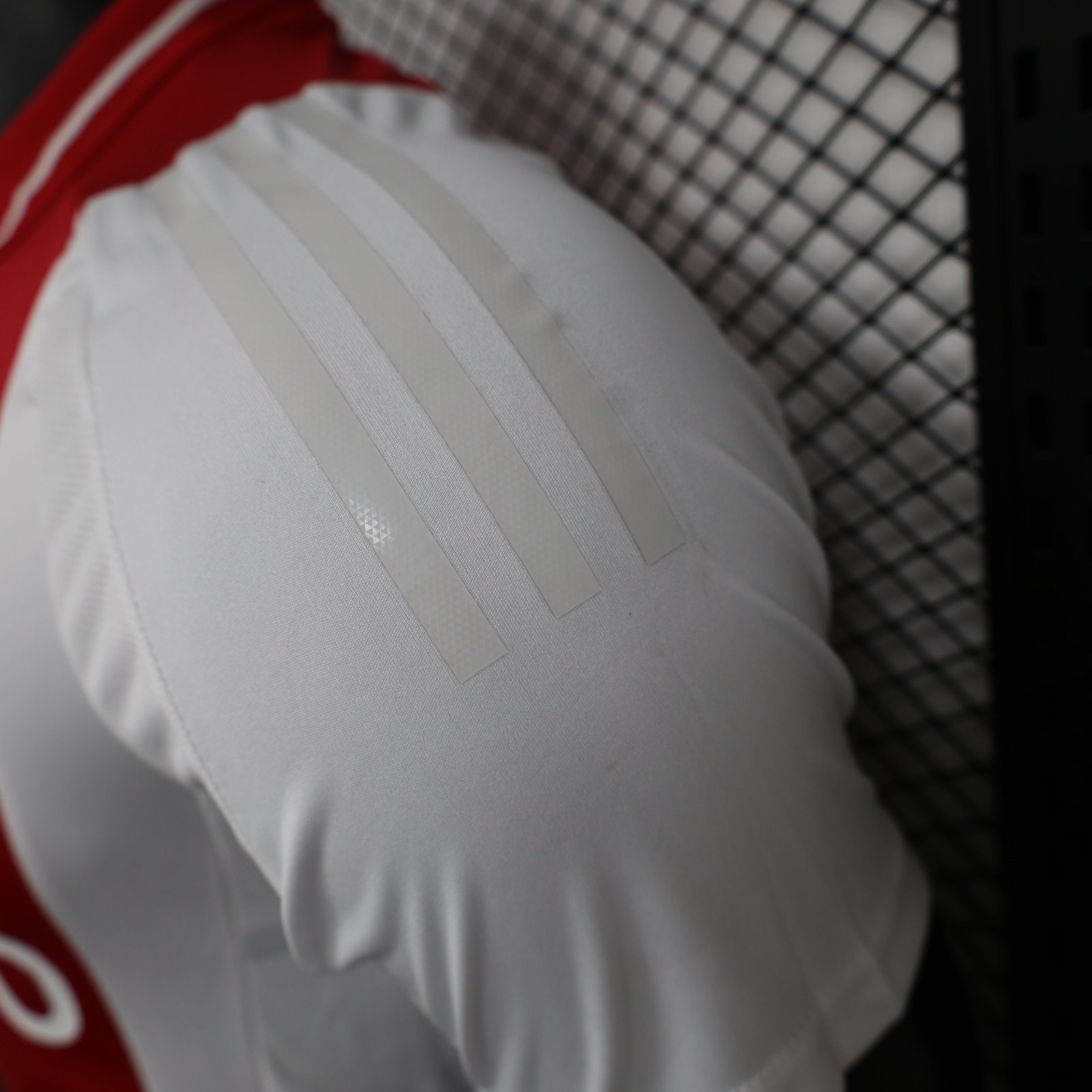 CAMISETA PRIMERA EQUIPACIÓN AJAX 24/25 VERSIÓN JUGADOR - Imagen 6