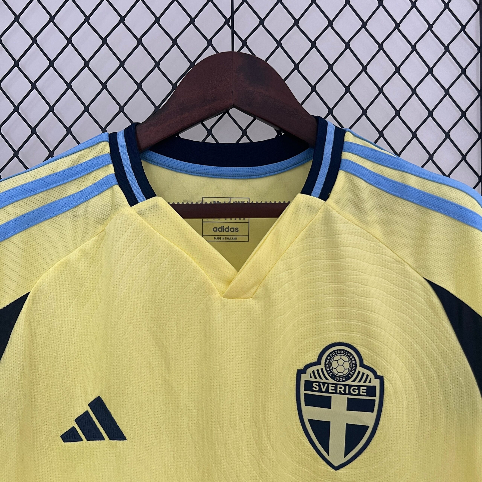 CAMISETA PRIMERA EQUIPACIÓN SUECIA 2024 VERSIÓN FAN - Imagen 2