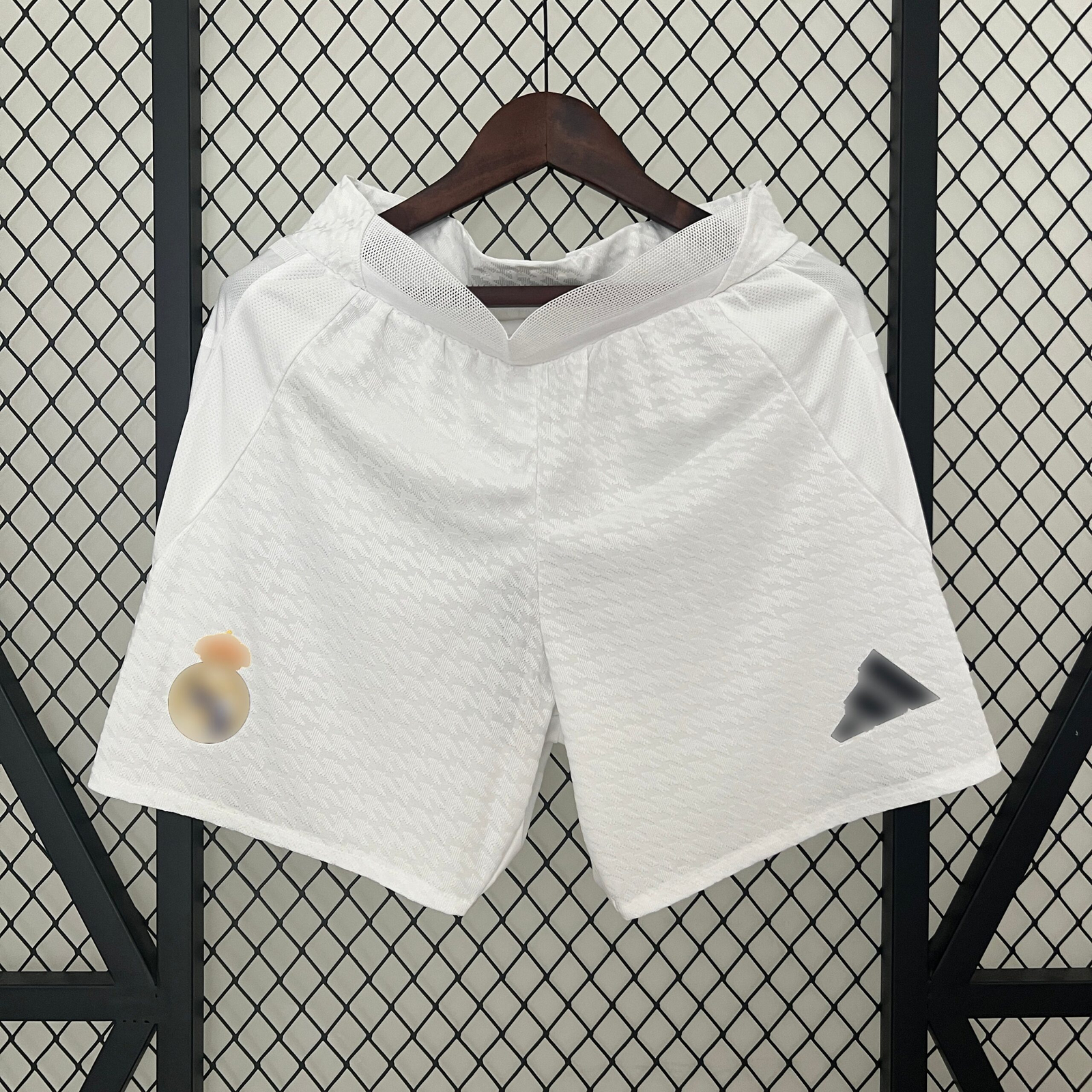 SHORTS PRIMERA EQUIPACIÓN REAL MADRID 24/25 VERSIÓN JUGADOR