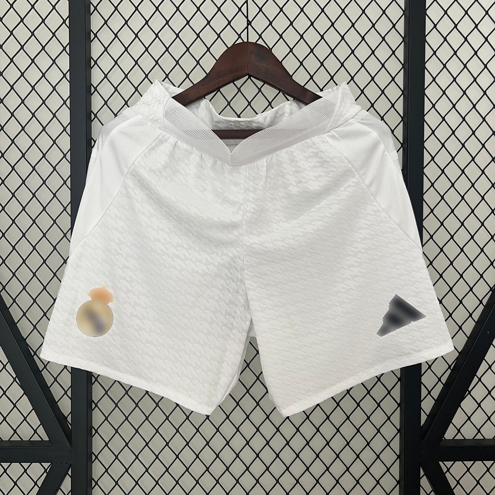 SHORTS PRIMERA EQUIPACIÓN REAL MADRID 24/25 VERSIÓN JUGADOR