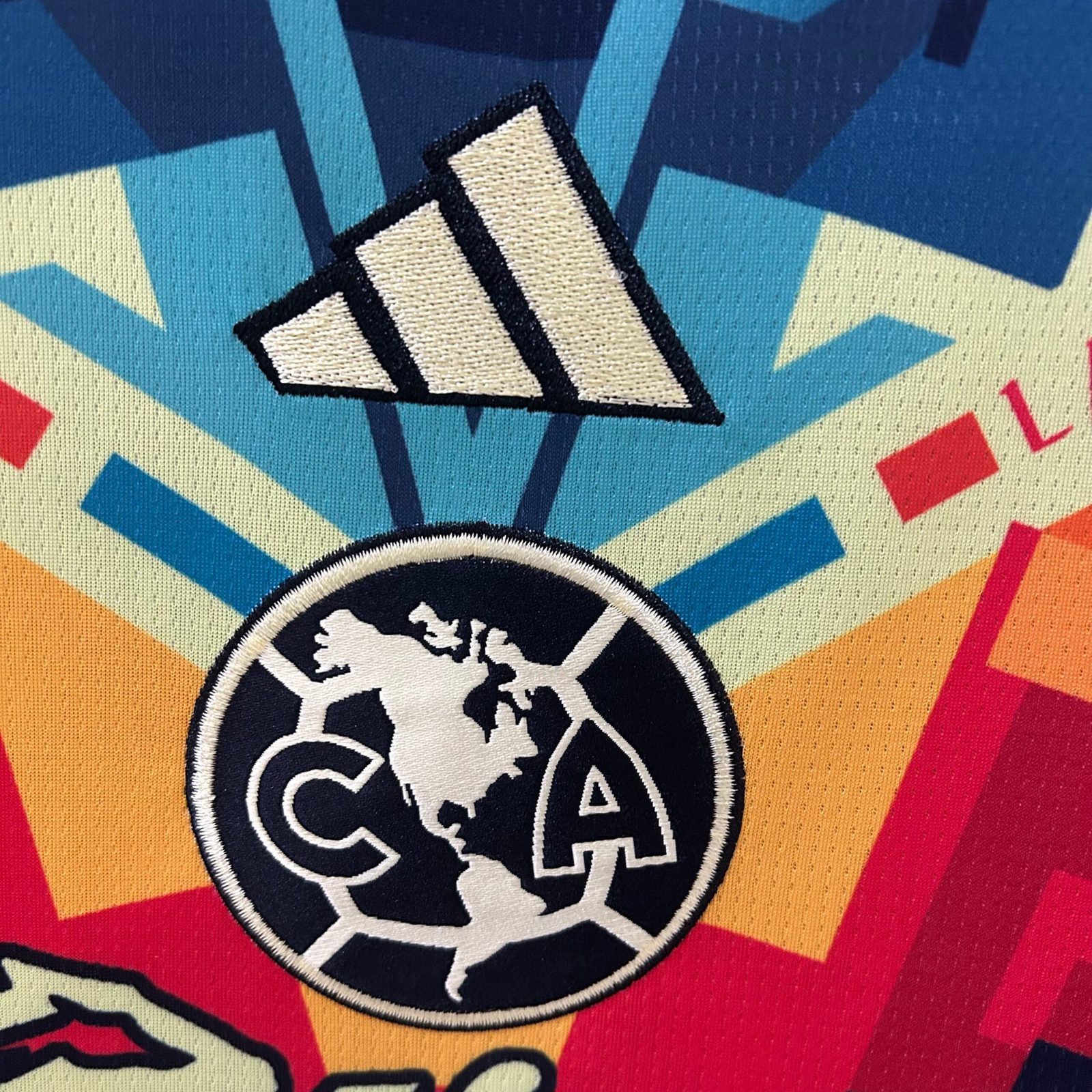 CAMISETA CONCEPTO CLUB AMÉRICA 25/26 VERSIÓN FAN - Imagen 3