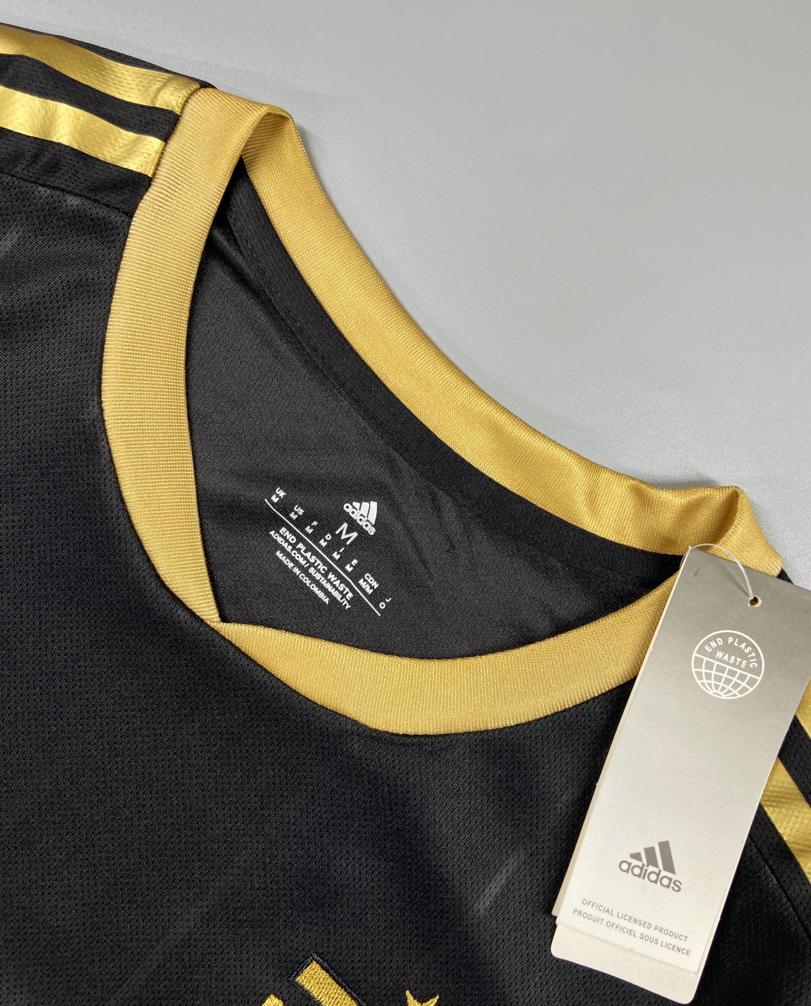 CAMISETA CONCEPTO COLO COLO 2022 VERSIÓN FAN - Imagen 4