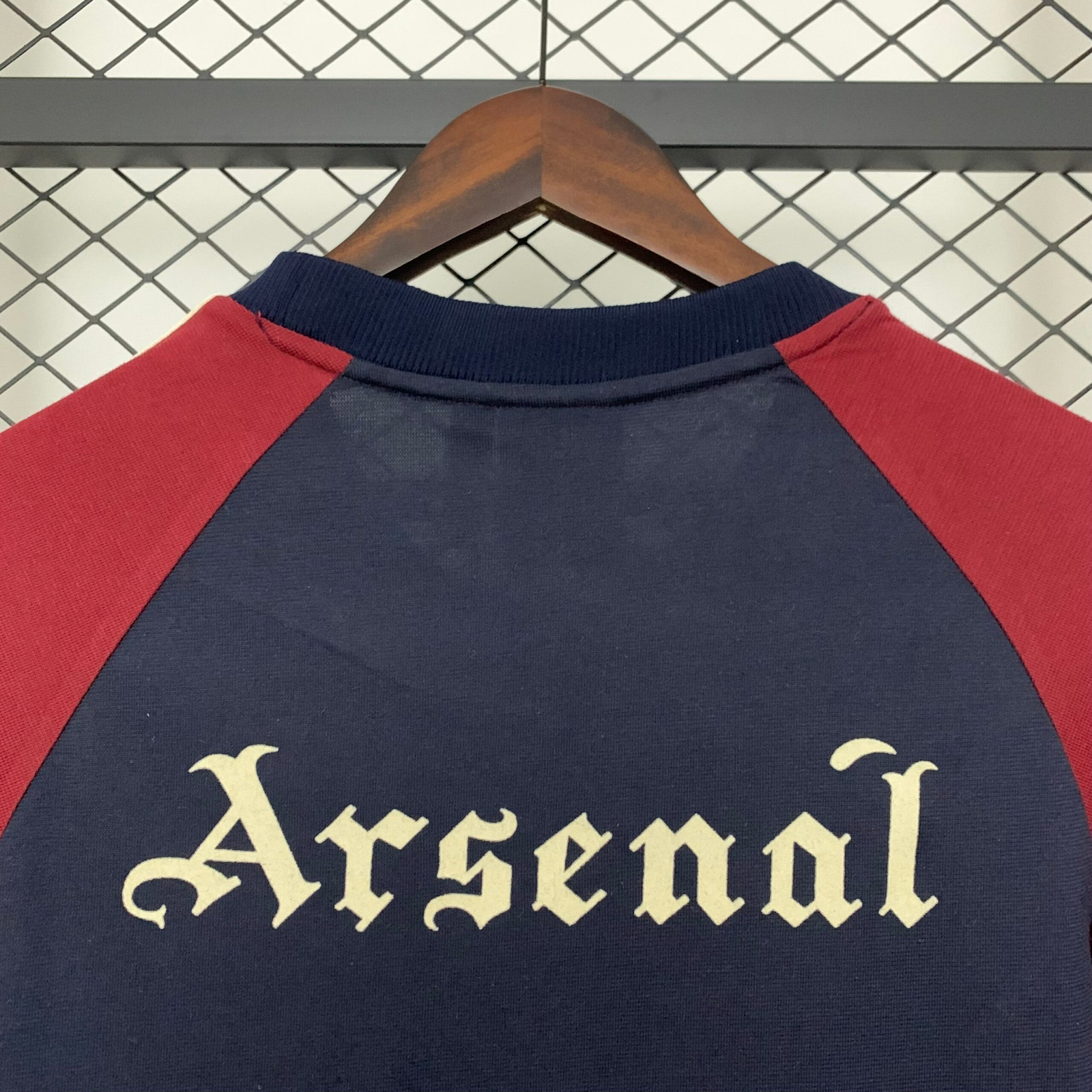 POLERA DE SALIDA ARSENAL 24/25 VERSIÓN FAN - Imagen 8