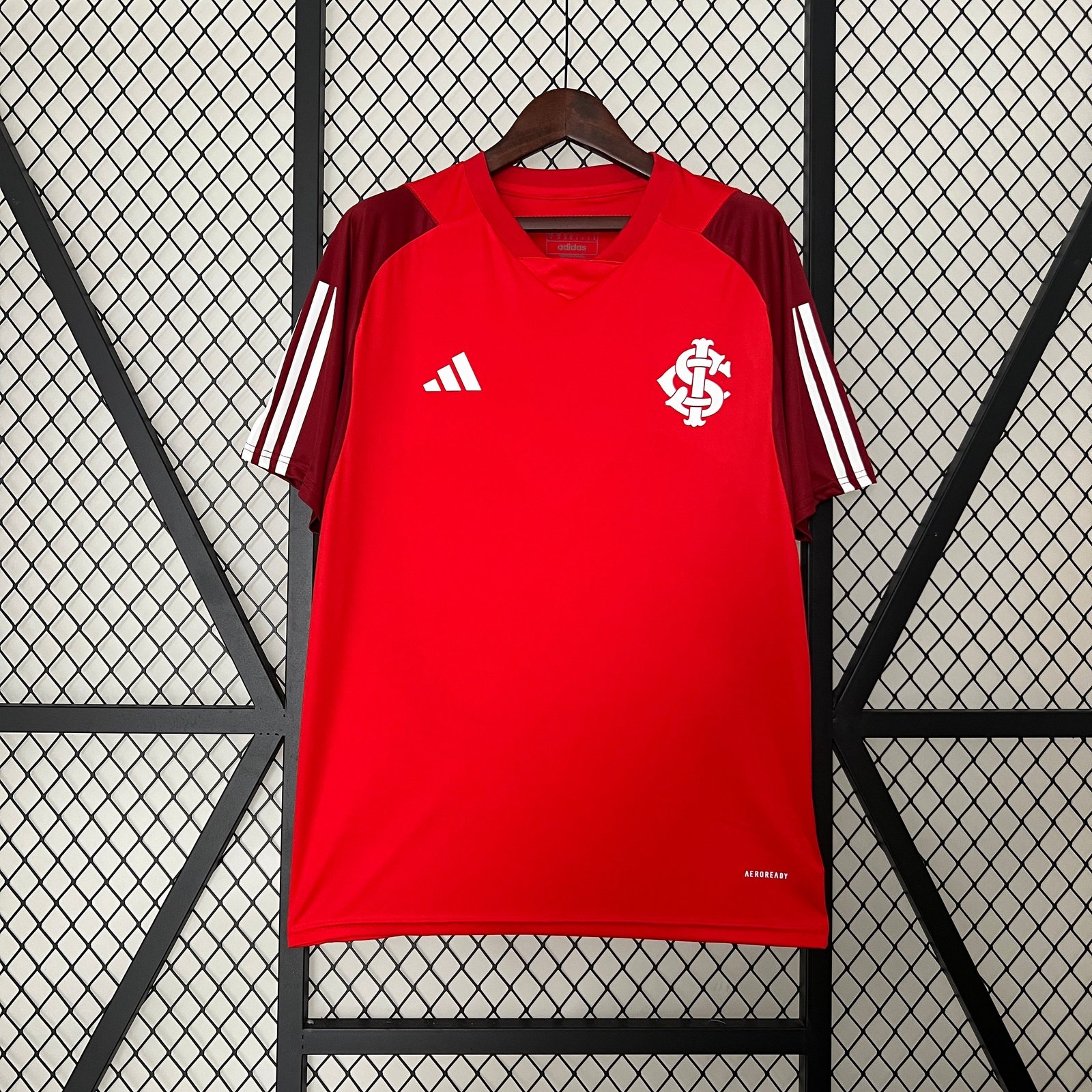 CAMISETA ENTRENAMIENTO INTERNACIONAL 2024 VERSIÓN FAN