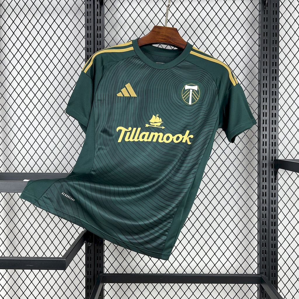 CAMISETA PRIMERA EQUIPACIÓN PORTLAND TIMBERS 2025 VERSIÓN FAN