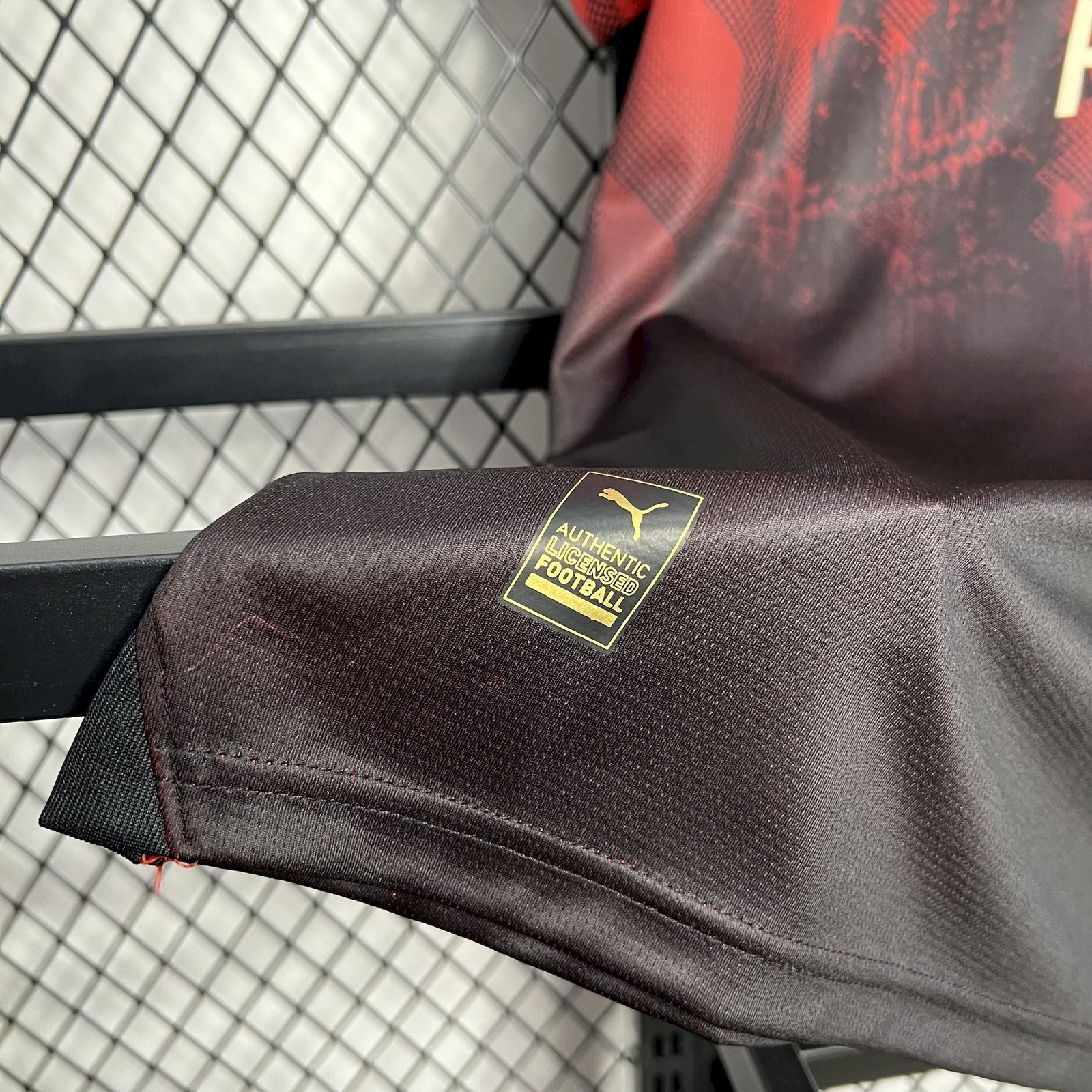 CAMISETA CONCEPTO AC MILAN 24/25 VERSIÓN FAN - Imagen 6