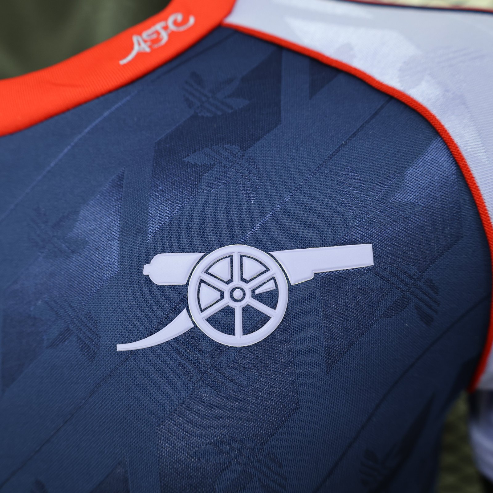 CAMISETA EDICIÓN ESPECIAL ARSENAL 24/25 VERSIÓN JUGADOR - Imagen 5