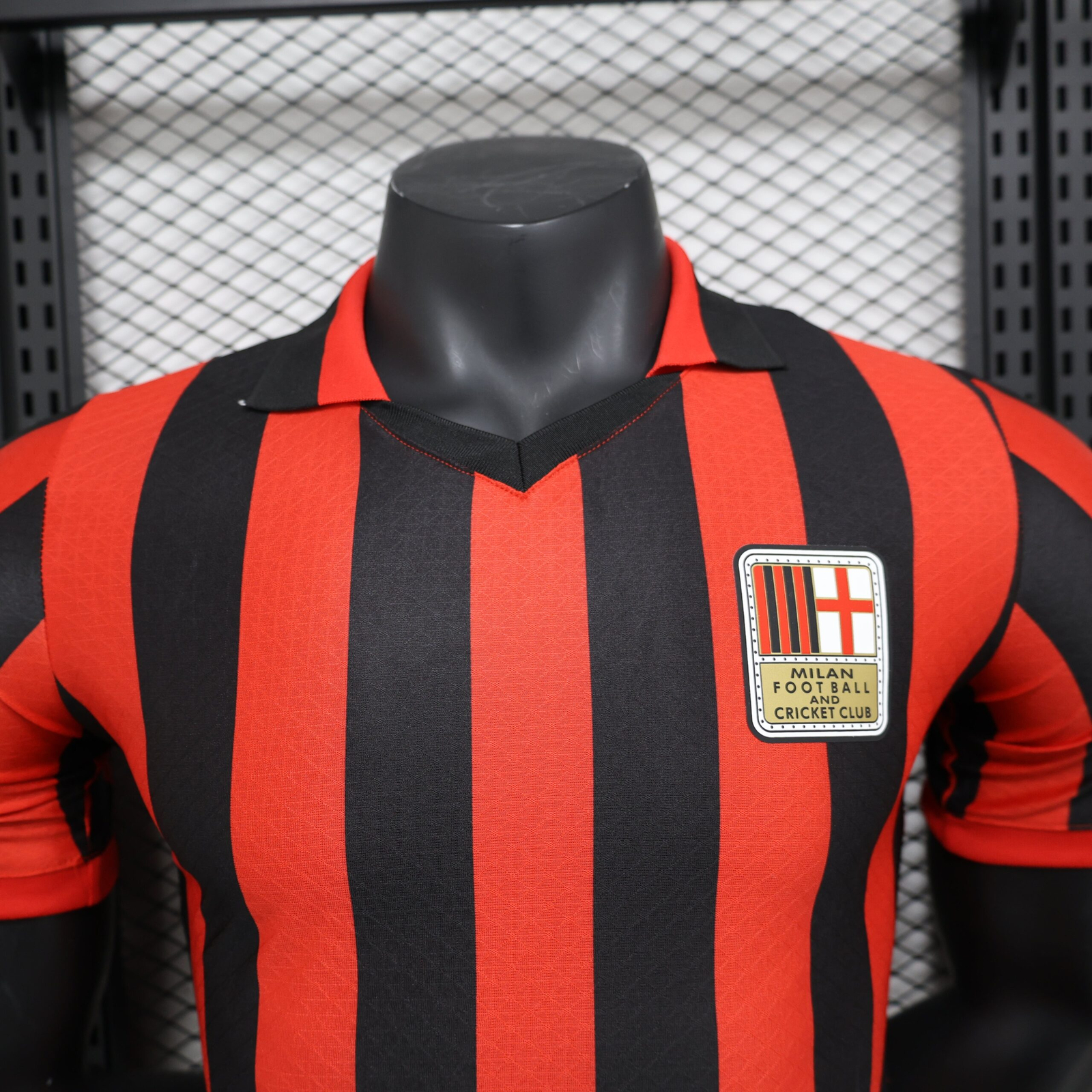 CAMISETA EDICIÓN ESPECIAL AC MILAN 24/25 VERSIÓN JUGADOR - Imagen 2