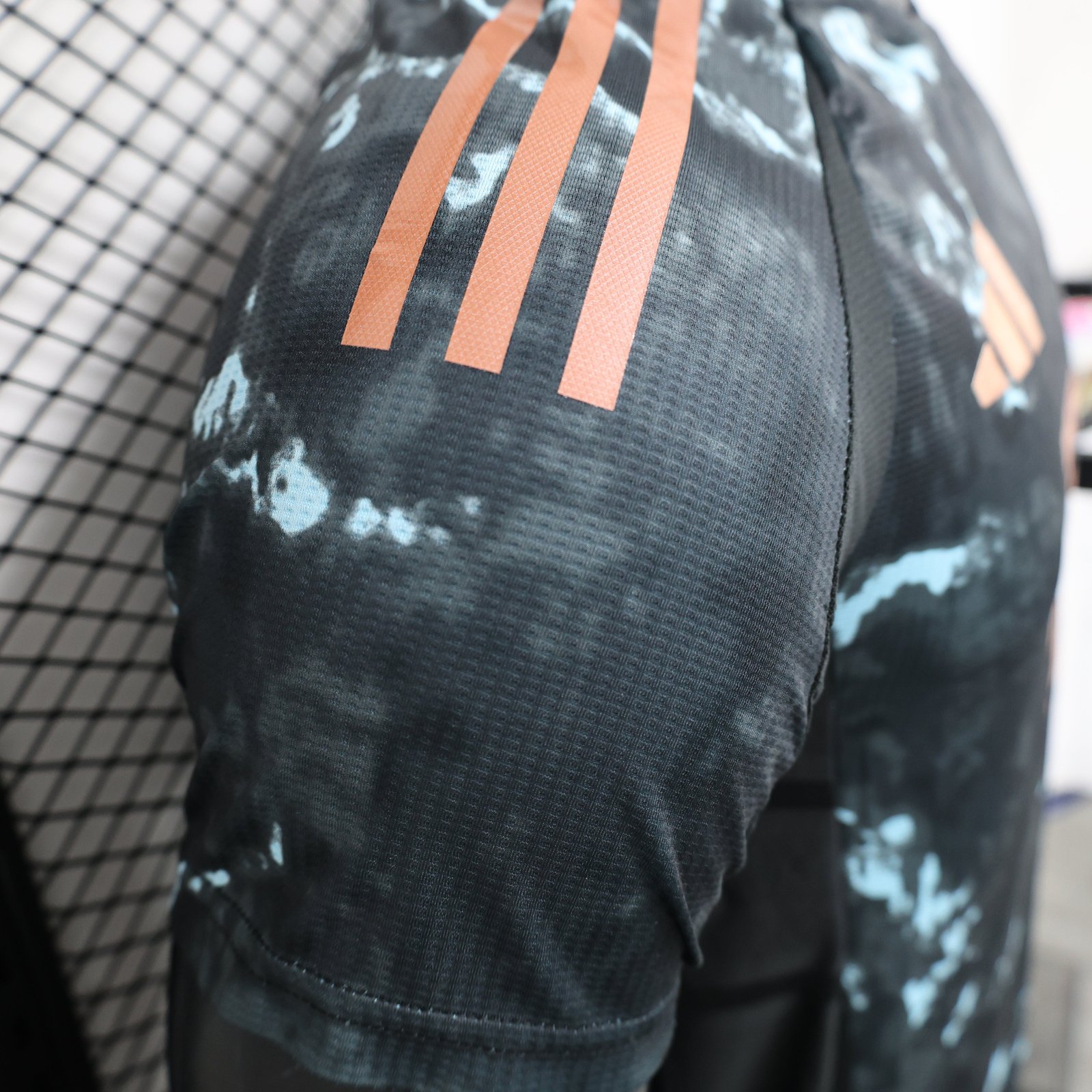 CAMISETA SEGUNDA EQUIPACIÓN BAYERN MUNICH 24/25 VERSIÓN JUGADOR - Imagen 5