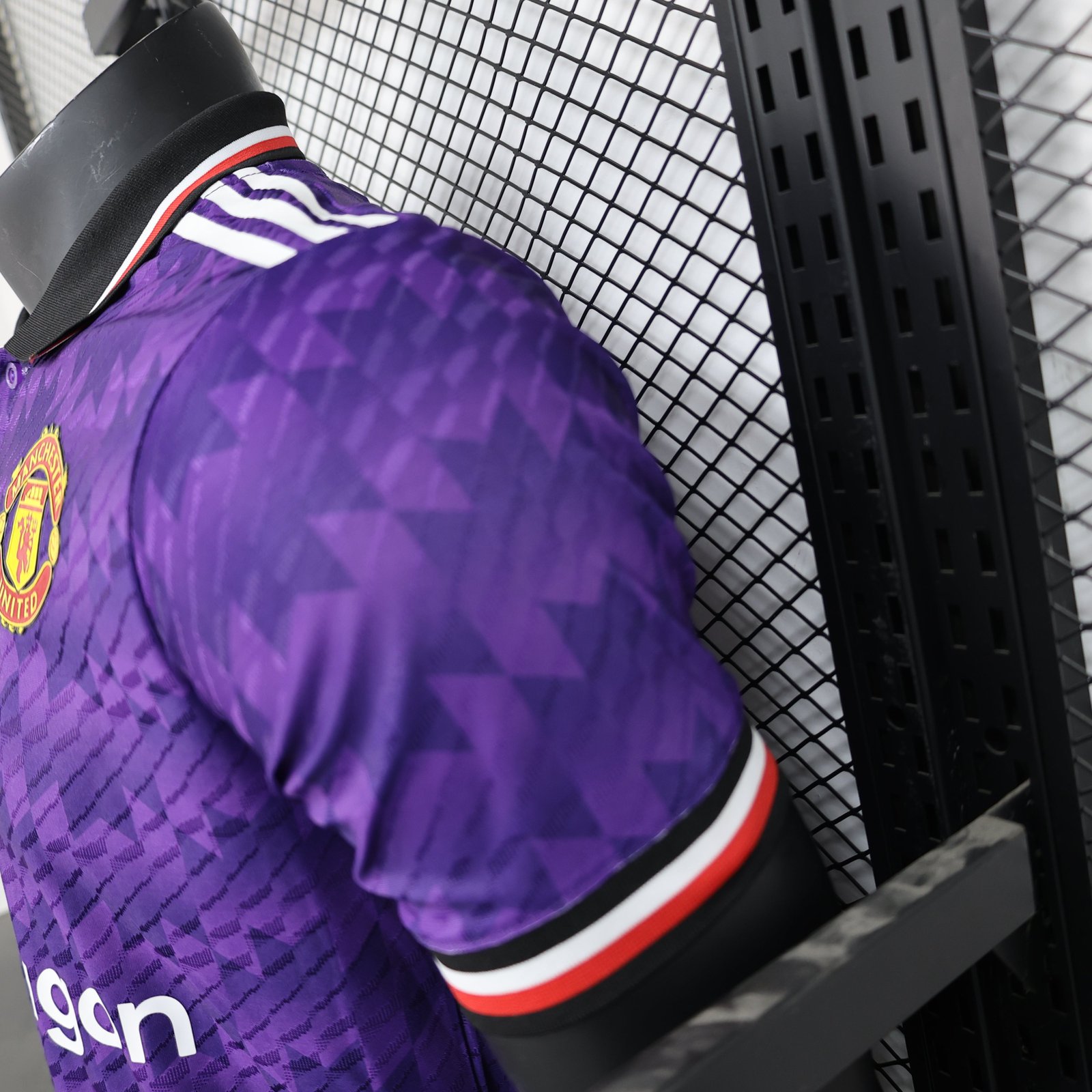CAMISETA CONCEPTO MANCHESTER UNITED 24/25 VERSIÓN JUGADOR - Imagen 6