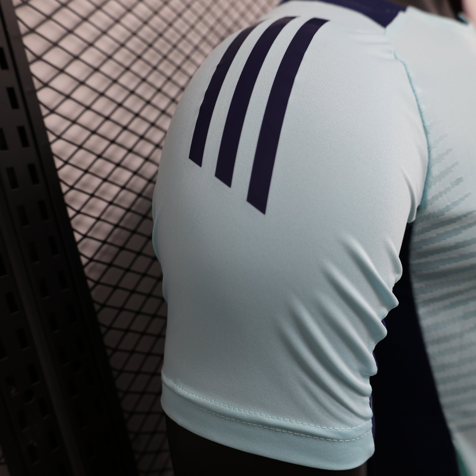 CAMISETA ENTRENAMIENTO ARSENAL 24/25 VERSIÓN JUGADOR - Imagen 5