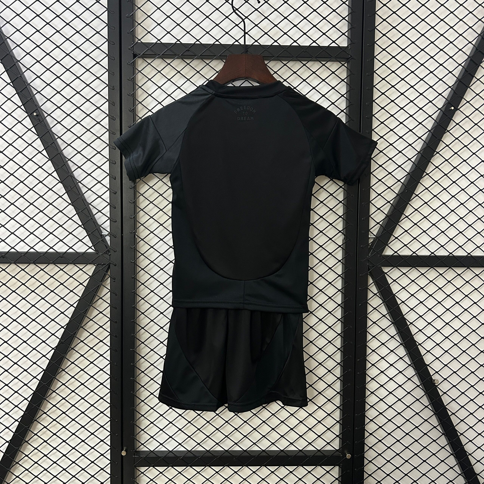 CAMISETA SEGUNDA EQUIPACIÓN INTER DE MIAMI 2025 VERSIÓN INFANTIL - Imagen 5