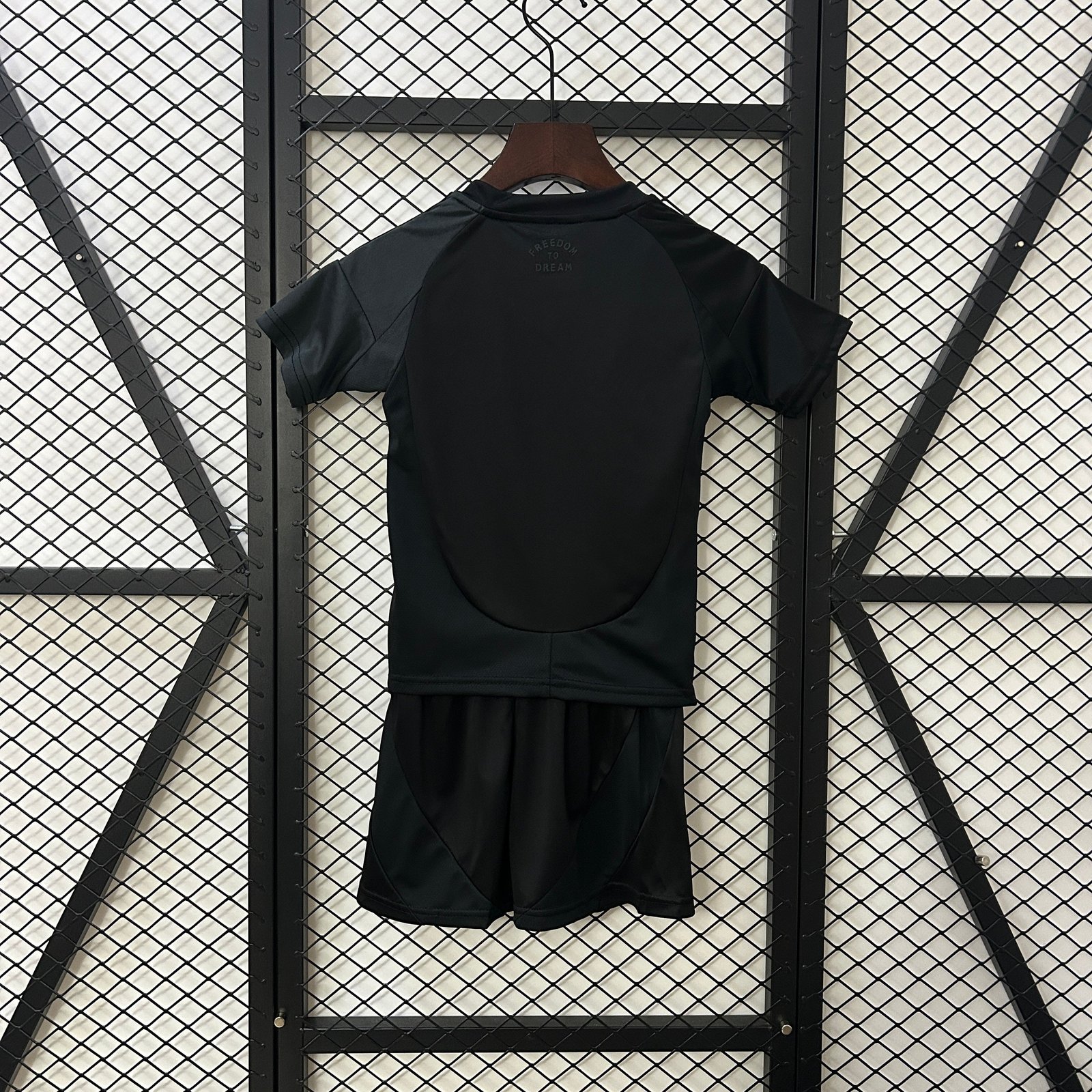 CAMISETA SEGUNDA EQUIPACIÓN INTER DE MIAMI 2025 VERSIÓN INFANTIL - Imagen 5