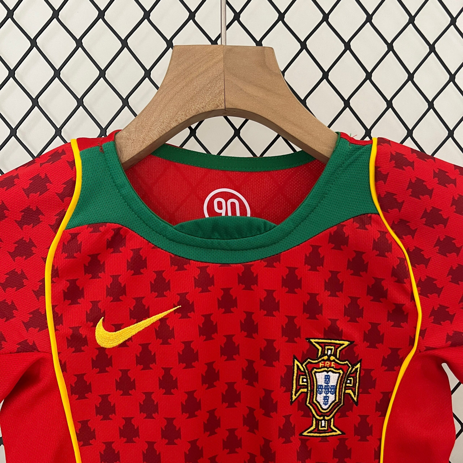 CAMISETA PRIMERA EQUIPACIÓN PORTUGAL 2004 INFANTIL - Imagen 2