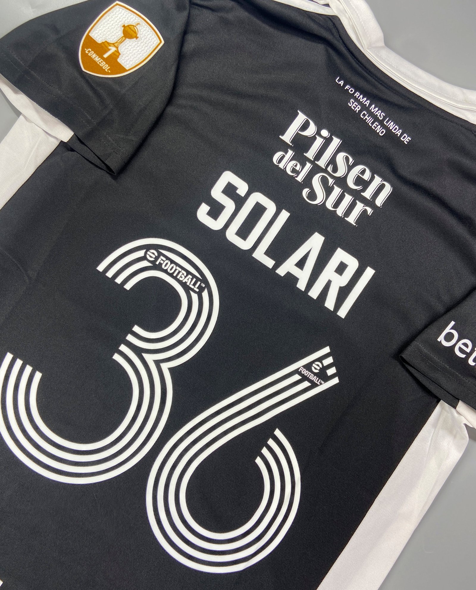 CAMISETA SEGUNDA EQUIPACIÓN COLO COLO 2022 VERSIÓN FAN - Imagen 9
