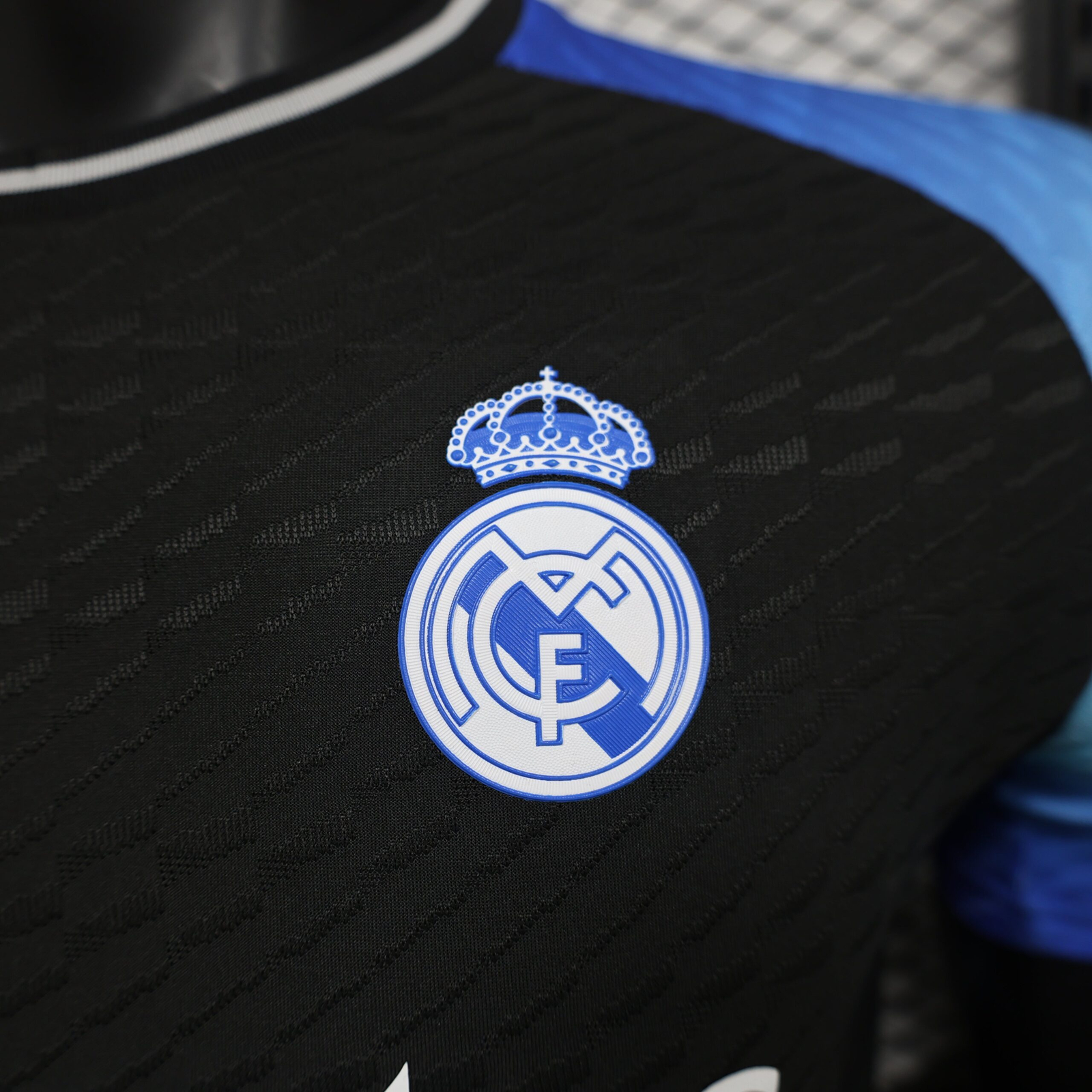 CAMISETA CONCEPTO REAL MADRID 24/25 VERSIÓN JUGADOR - Imagen 4