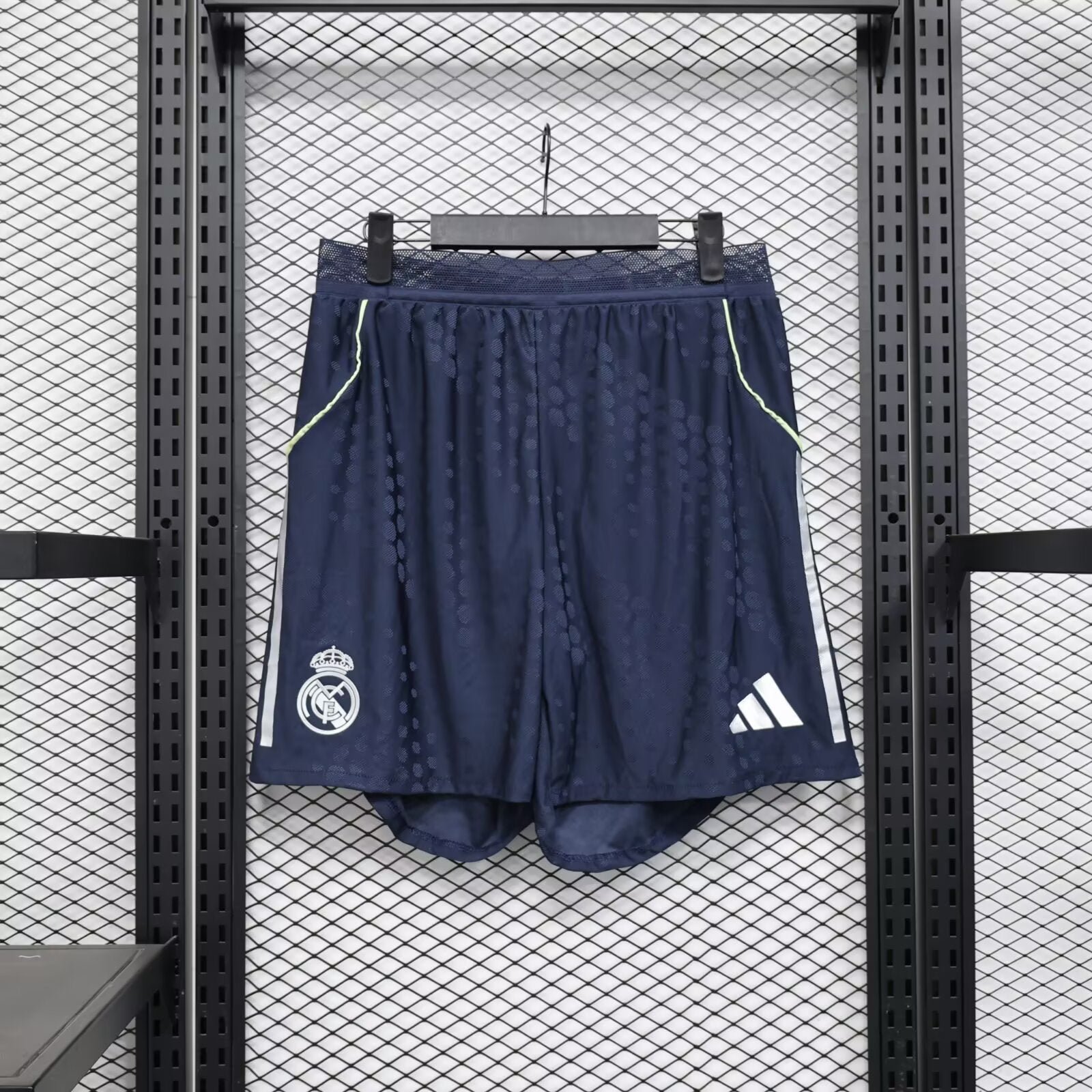 SHORTS SEGUNDA EQUIPACIÓN REAL MADRID 25/26 VERSIÓN JUGADOR