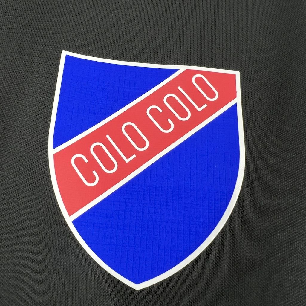 POLERA DE SALIDA CENTENARIO COLO COLO 2025 VERSIÓN FAN - Imagen 5