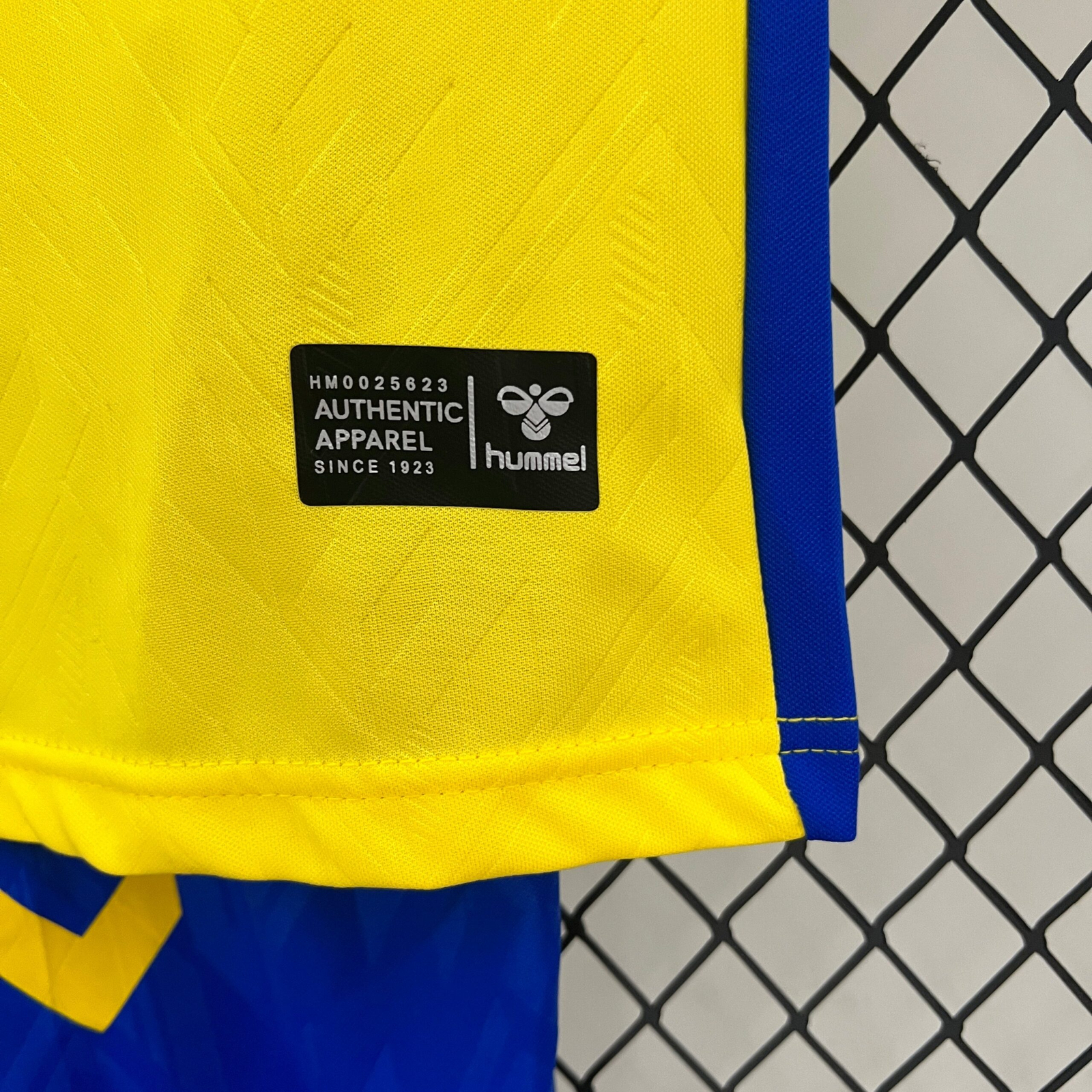 CAMISETA PRIMERA EQUIPACIÓN U. D. LAS PALMAS 24/25 VERSIÓN INFANTIL - Imagen 7