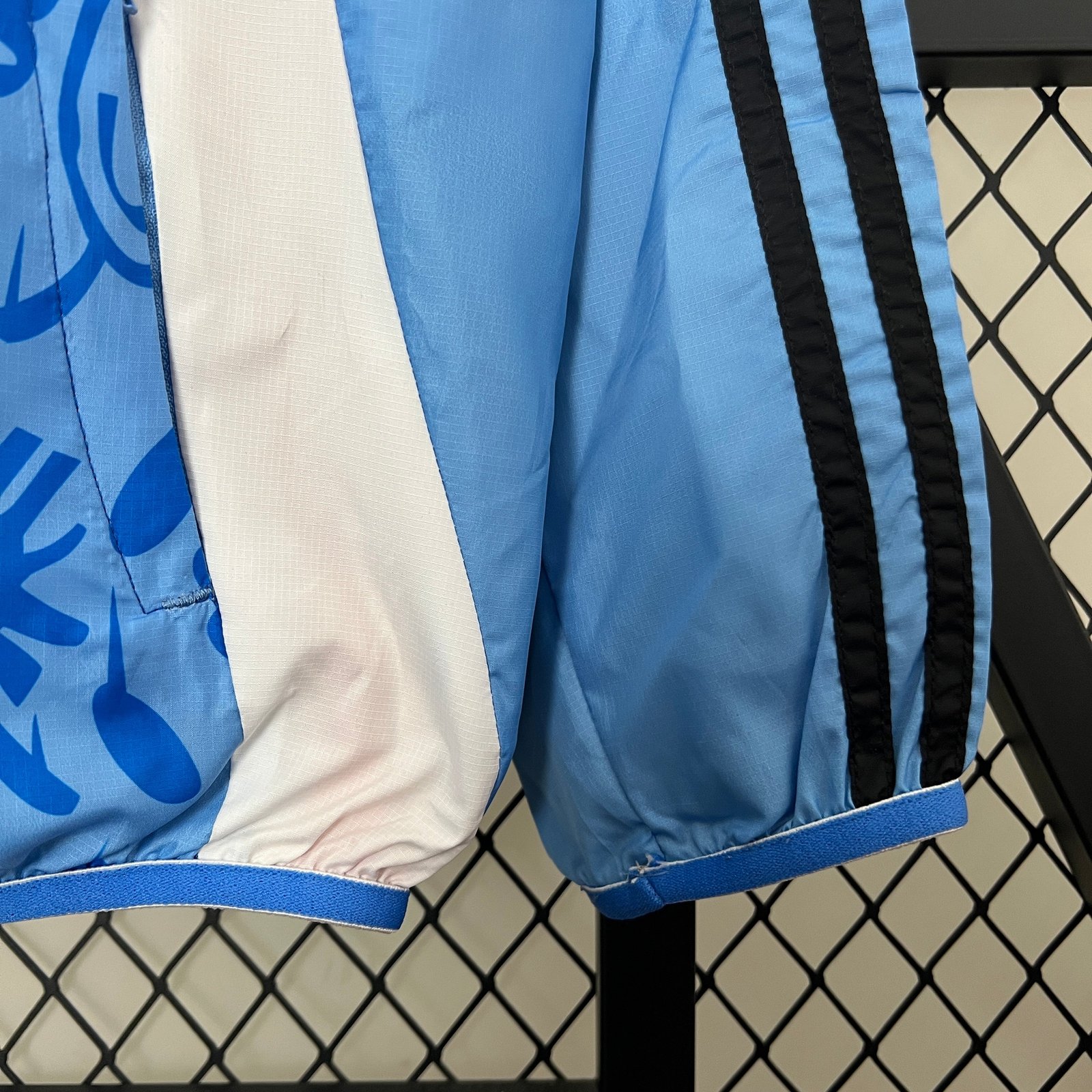 CORTAVIENTOS REAL MADRID REVERSIBLE - Imagen 7