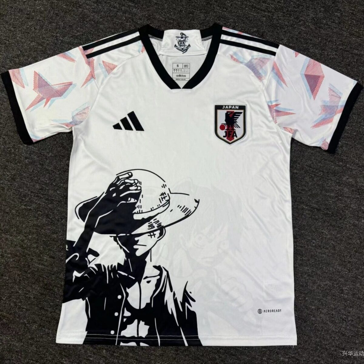 CAMISETA CONCEPTO JAPÓN x ONE PIECE VERSIÓN FAN
