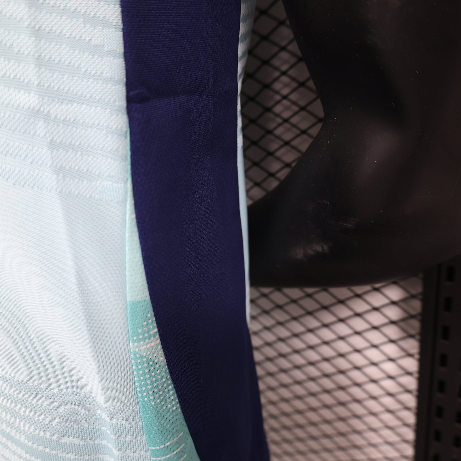 CAMISETA ENTRENAMIENTO ARSENAL 24/25 VERSIÓN JUGADOR - Imagen 7