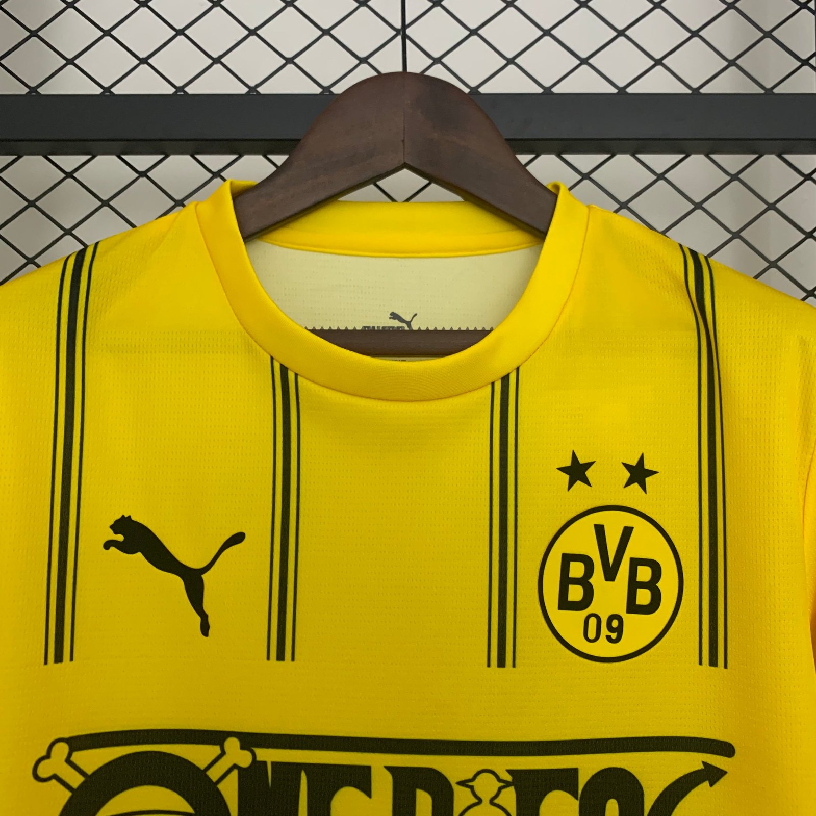 CAMISETA EDICIÓN ESPECIAL BORUSSIA DORTMUND x ONE PIECE 24/25 VERSIÓN FAN - Imagen 2