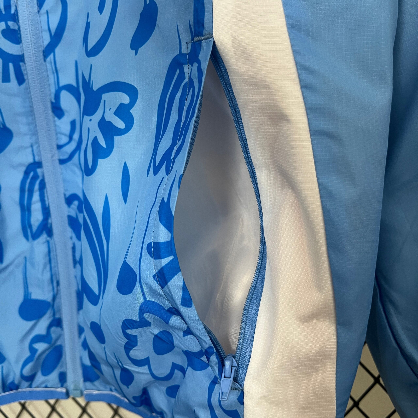 CORTAVIENTOS TIGRE REVERSIBLE - Imagen 6