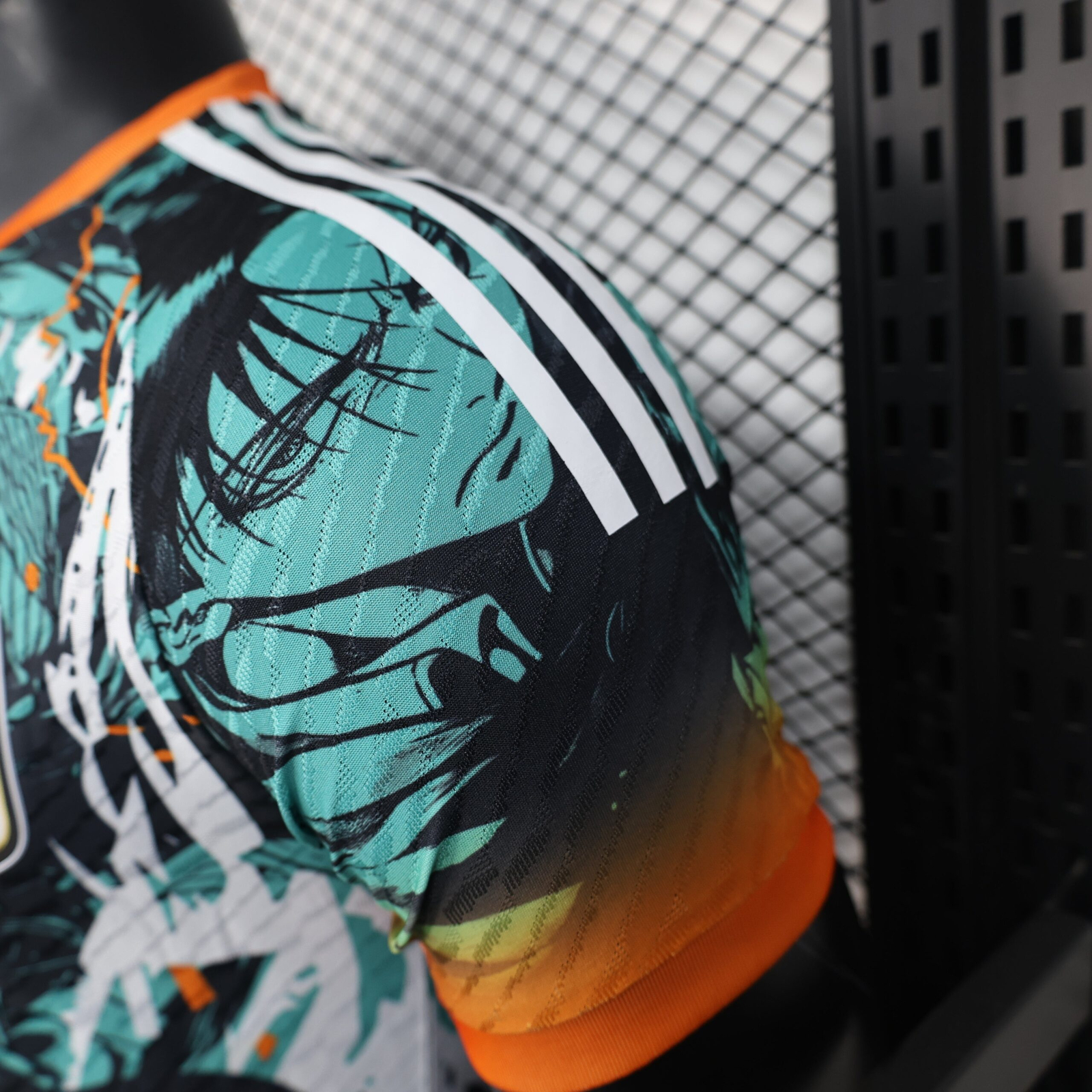 CAMISETA CONCEPTO JAPÓN x SHINGEKI NO KYOJIN VERSIÓN JUGADOR - Imagen 6