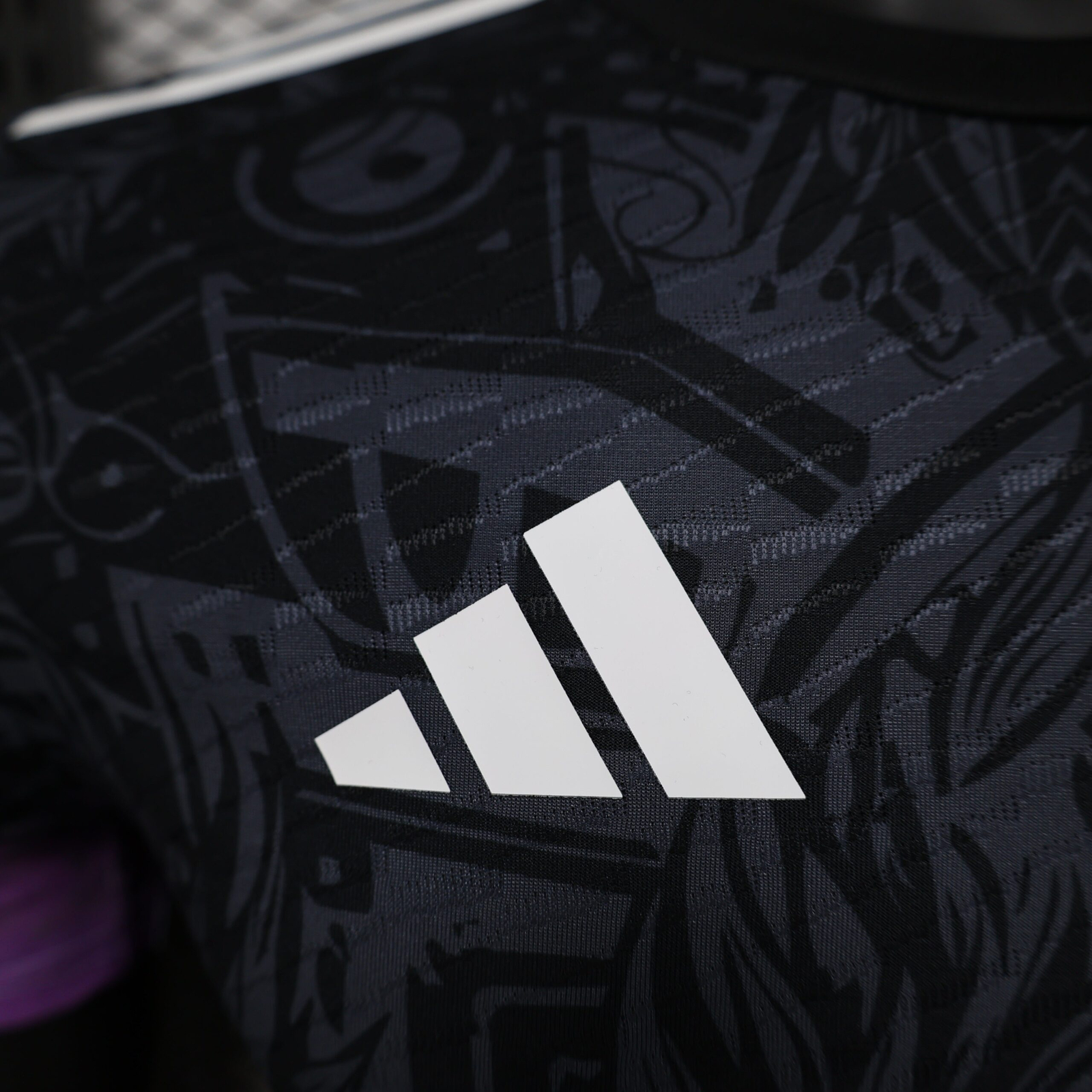 CAMISETA CONCEPTO LIVERPOOL 24/25 VERSIÓN JUGADOR - Imagen 3