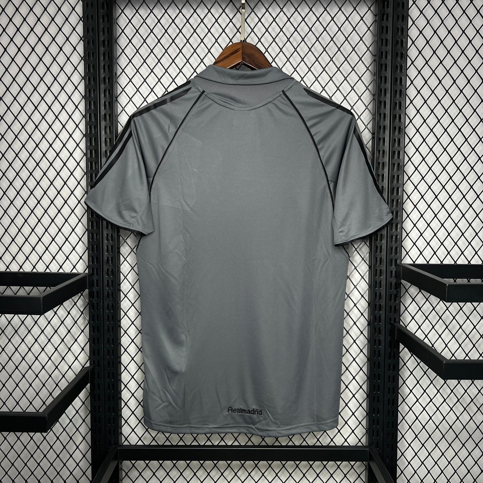 CAMISETA TERCERA EQUIPACIÓN REAL MADRID 2005/06 - Imagen 6