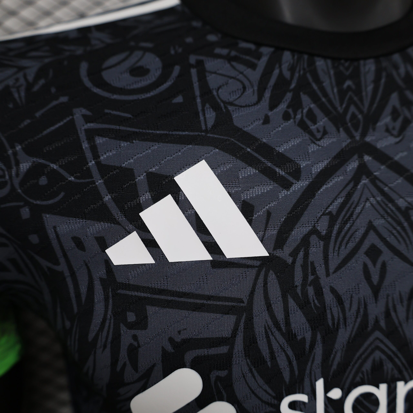 CAMISETA CONCEPTO LIVERPOOL 24/25 VERSIÓN JUGADOR - Imagen 3